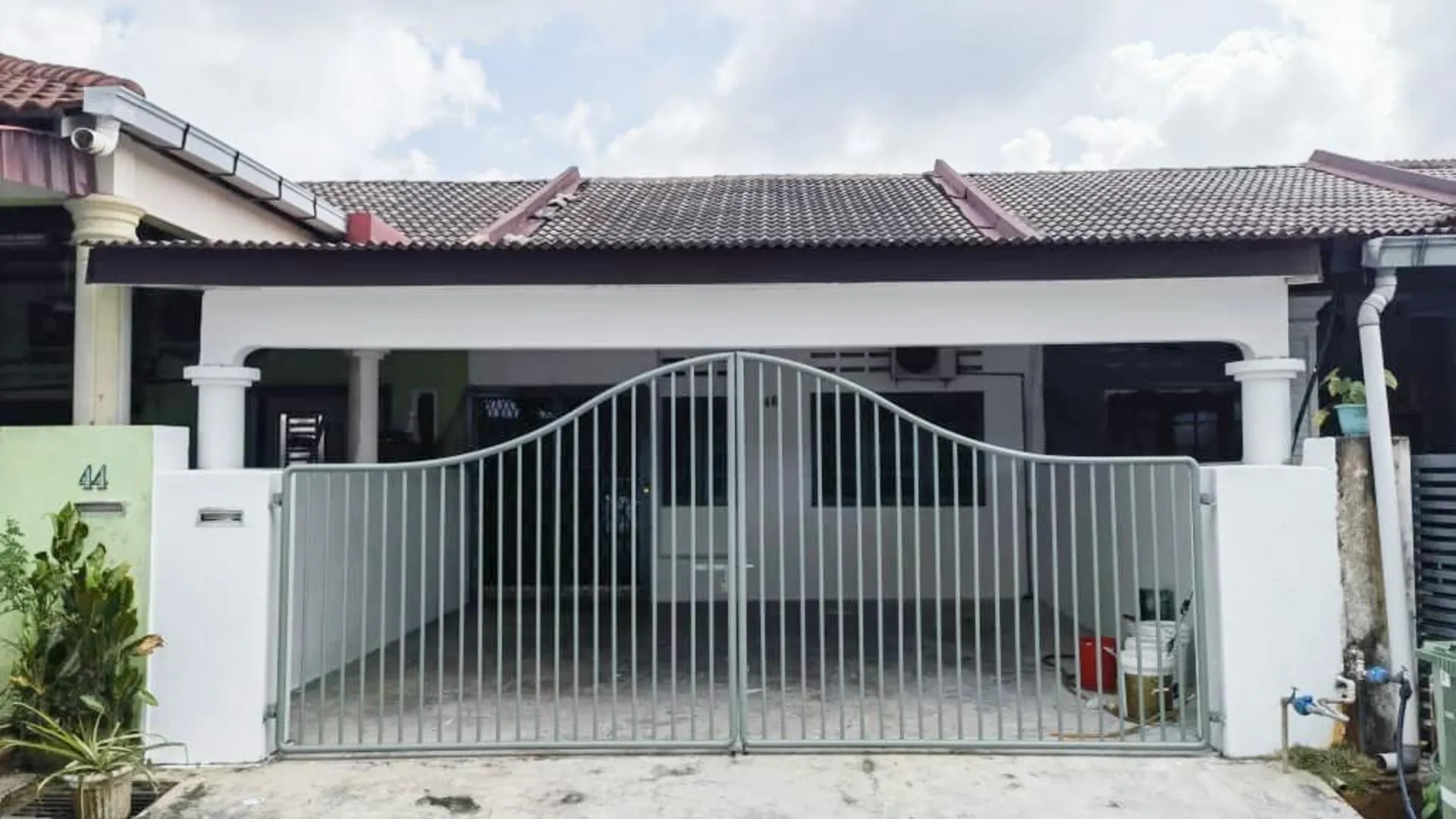 쿠안탄 Kampong Darat Mak Bar의 프라이빗 하우스 (100m², 침실 3개, 프라이빗 욕실 2개) 3성급 게스트하우스 수영장