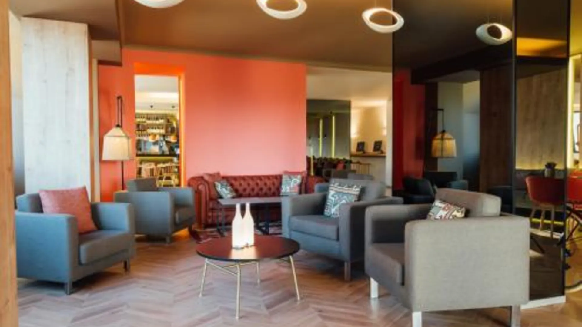 포르투 머큐어 포르투 센트로 산타 카타리나 4성급 호텔 수영장