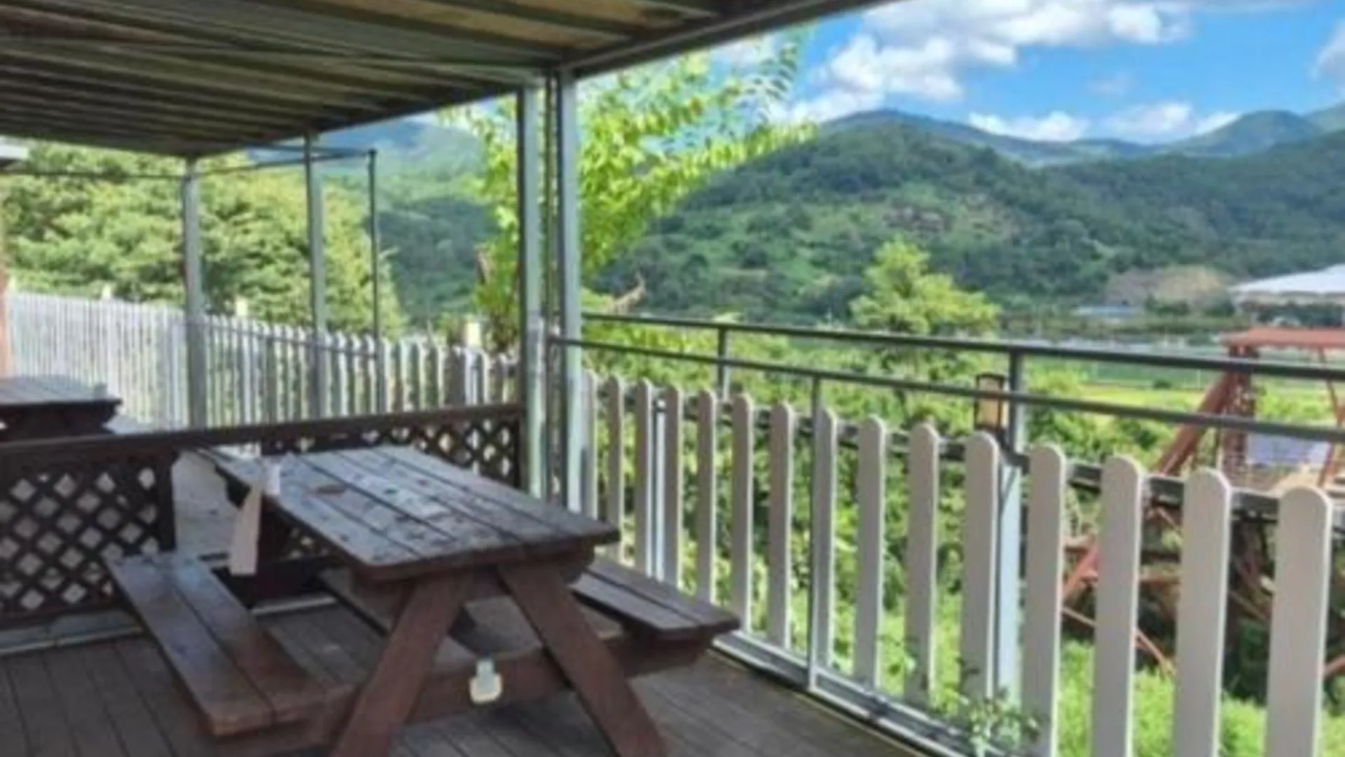 청도군 청도 프로방스 불빛축제 카라반펜션 2성급 게스트하우스 레스토랑