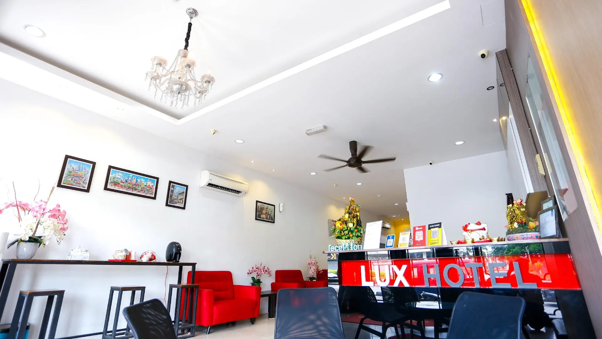 틀룩인탄 럭스 호텔 2성급 호텔 로비