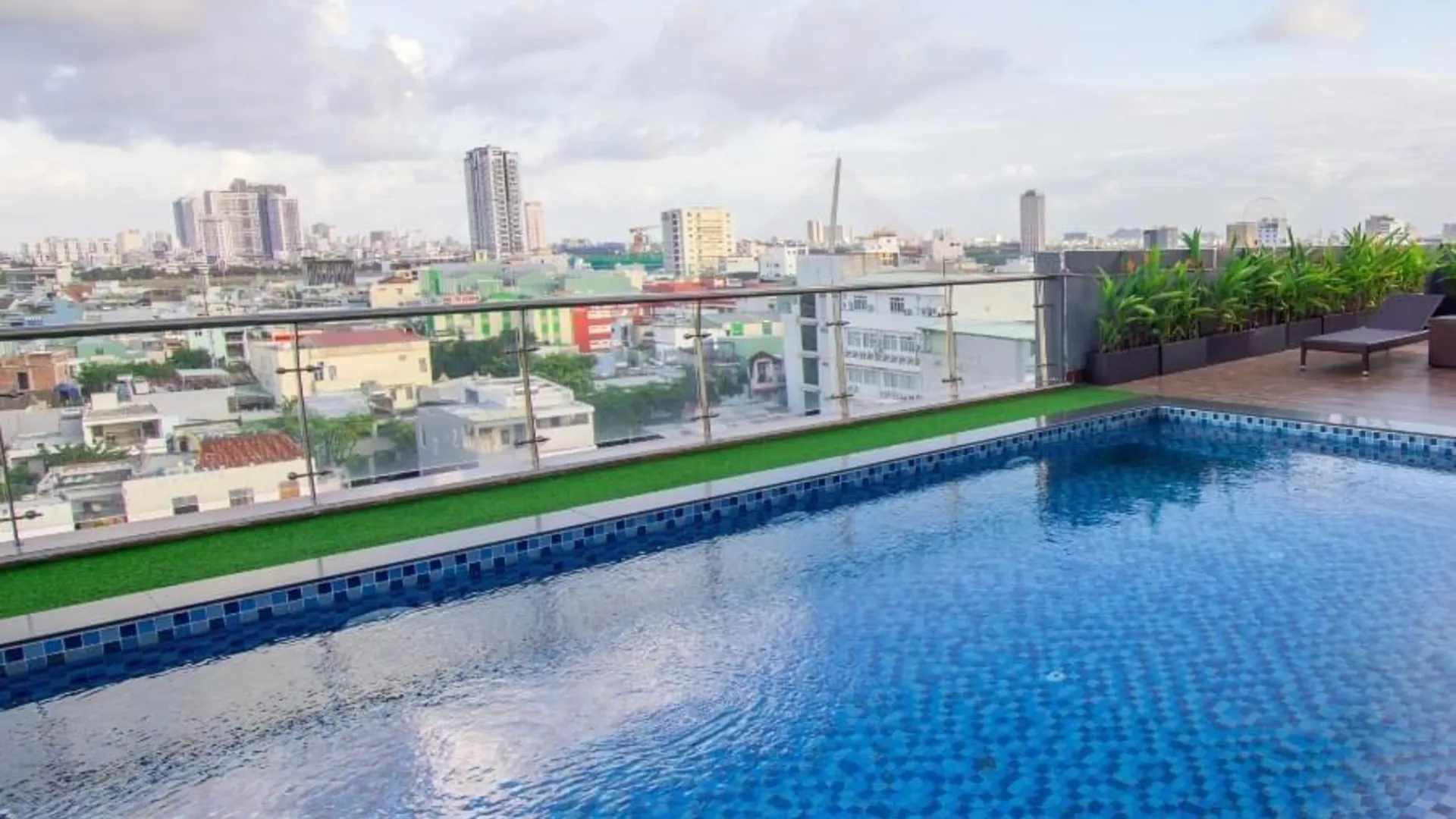 다낭 꿕 꾸엉 호텔 앤 아파트먼트 다낭 바이 하빌랜드 3성급 호텔 스위트룸