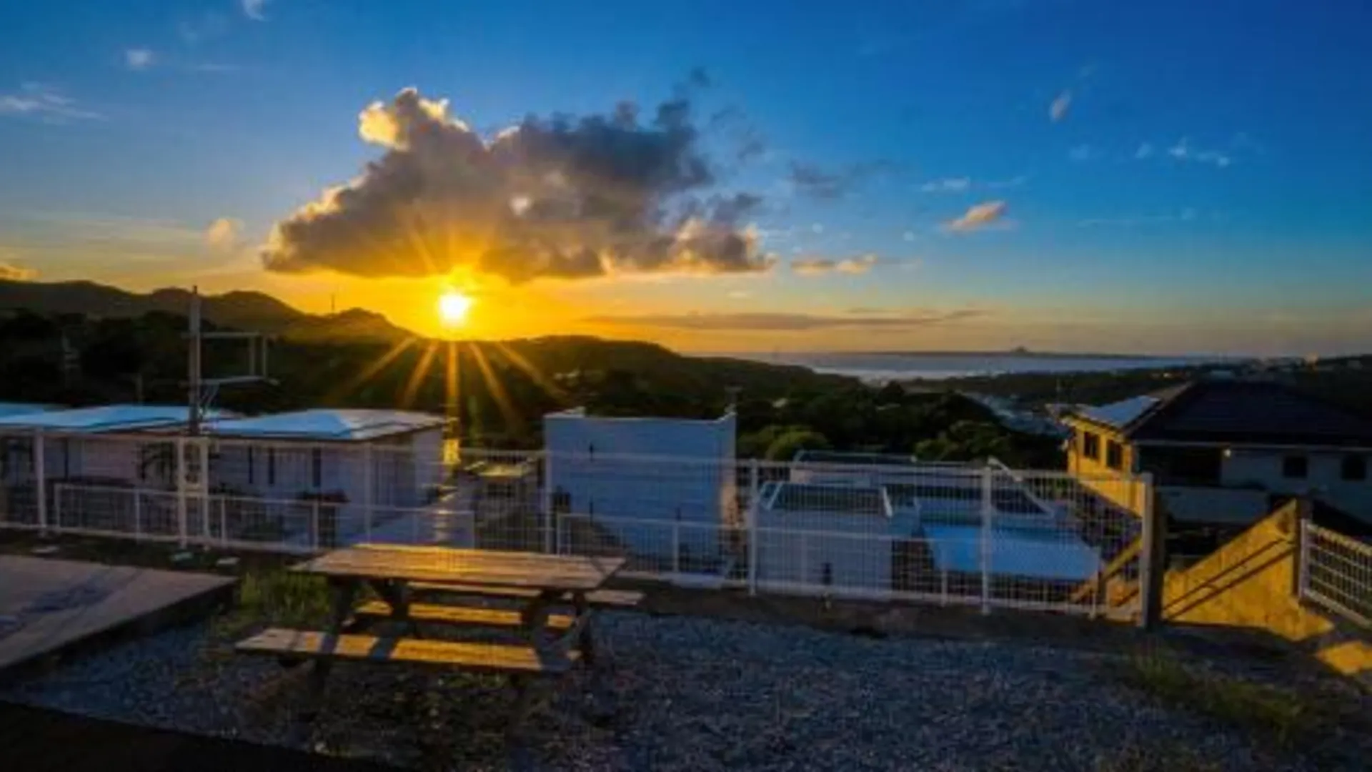 오키나와 본섬 セイントS Saint-S 3성급 싱글룸 외관