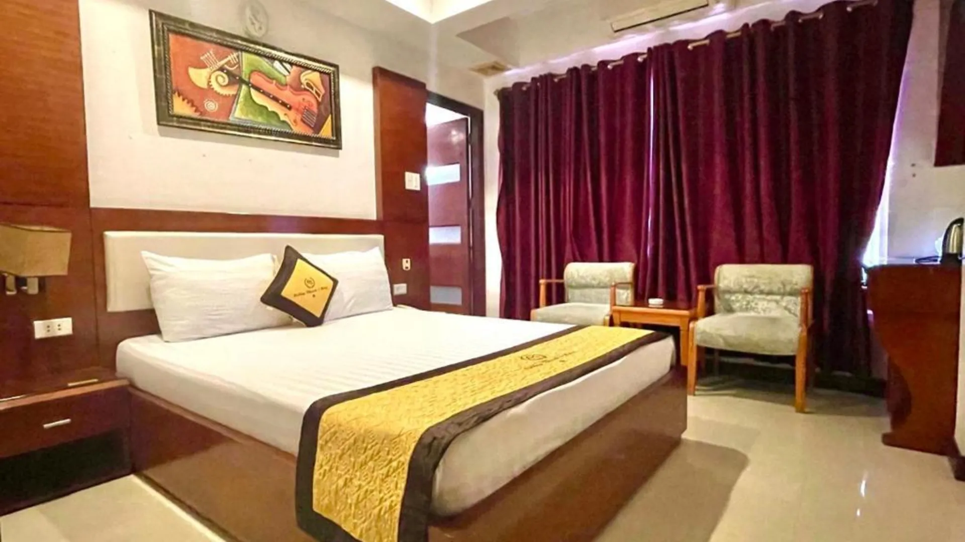 호치민 쿠엉탄 1 호텔 1성급 호텔 스위트룸