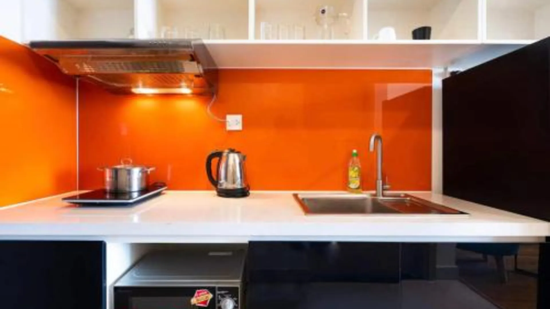 호치민 Rivergate Residence canal view studio 2성급 게스트하우스 객실