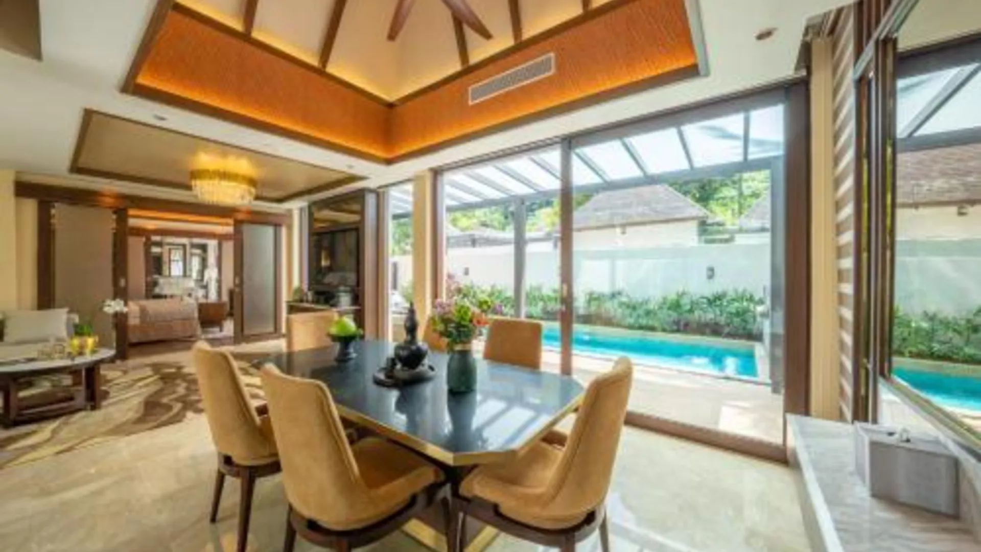 이포 더 반자란 핫스프링스 리트리트 5성급 호텔 외관