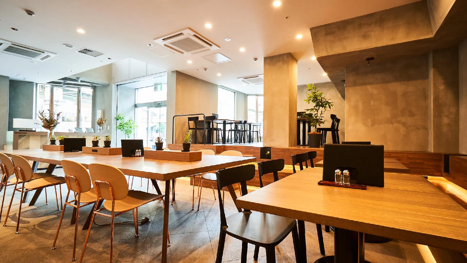 오사카 호스텔 홈마치 이스트 2성급 호텔 로비