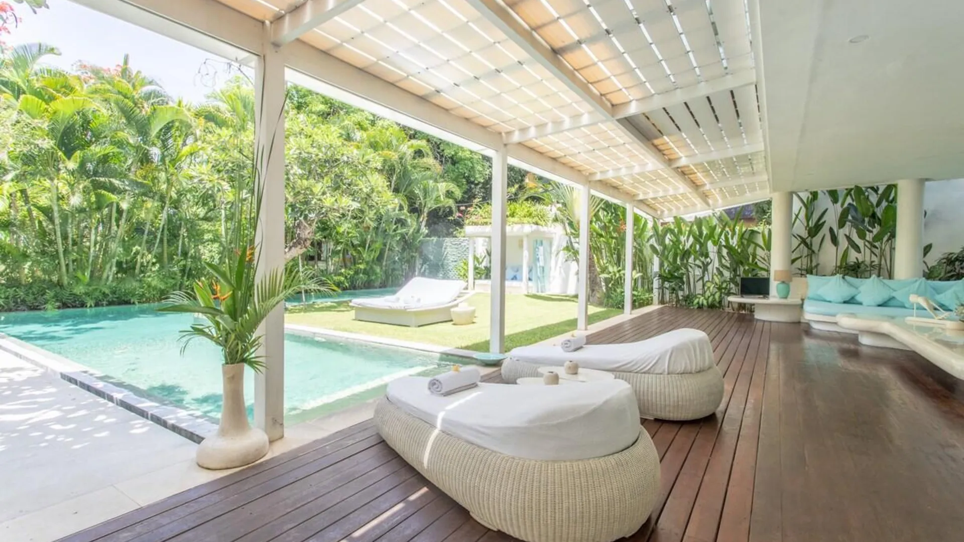 발리 Luxury! 8-Bedroom Private Pool Villa -Beach Access 3성급 게스트하우스 수영장