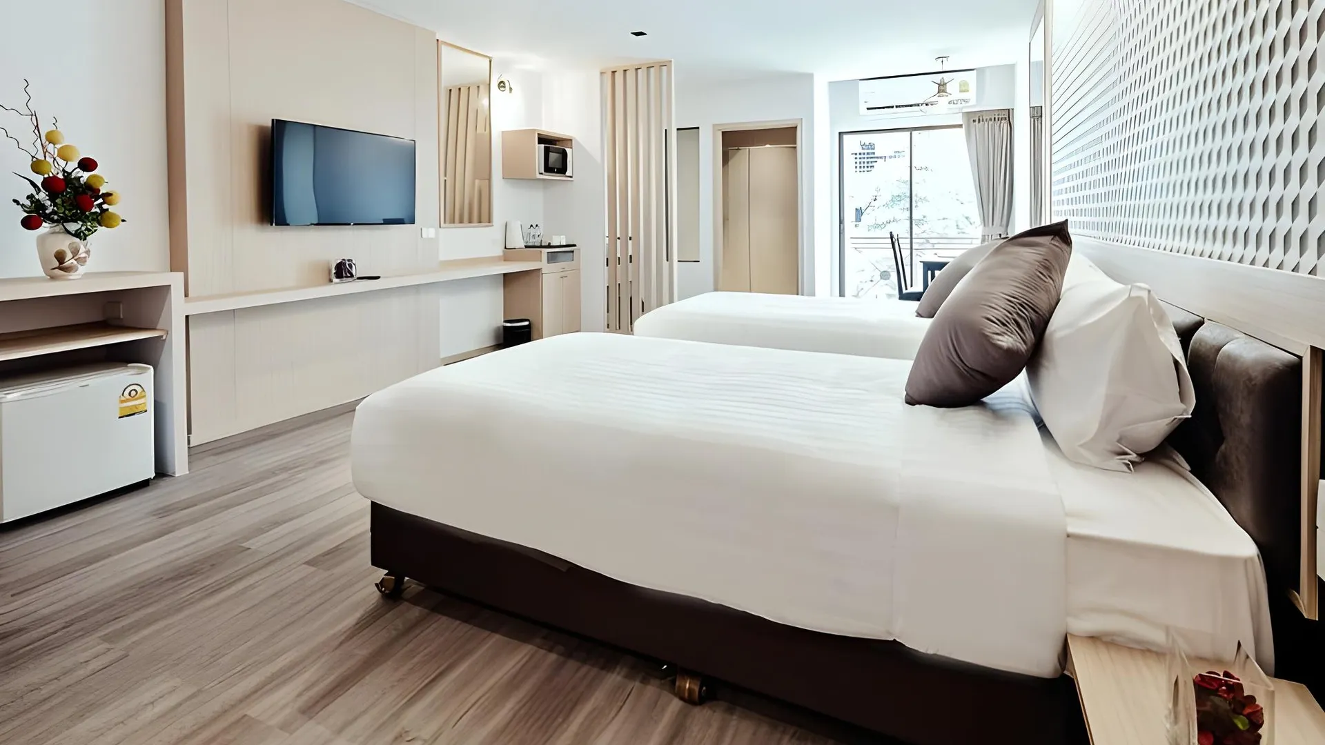 방콕 쓰리 수쿰빗 호텔 3성급 호텔 스위트룸