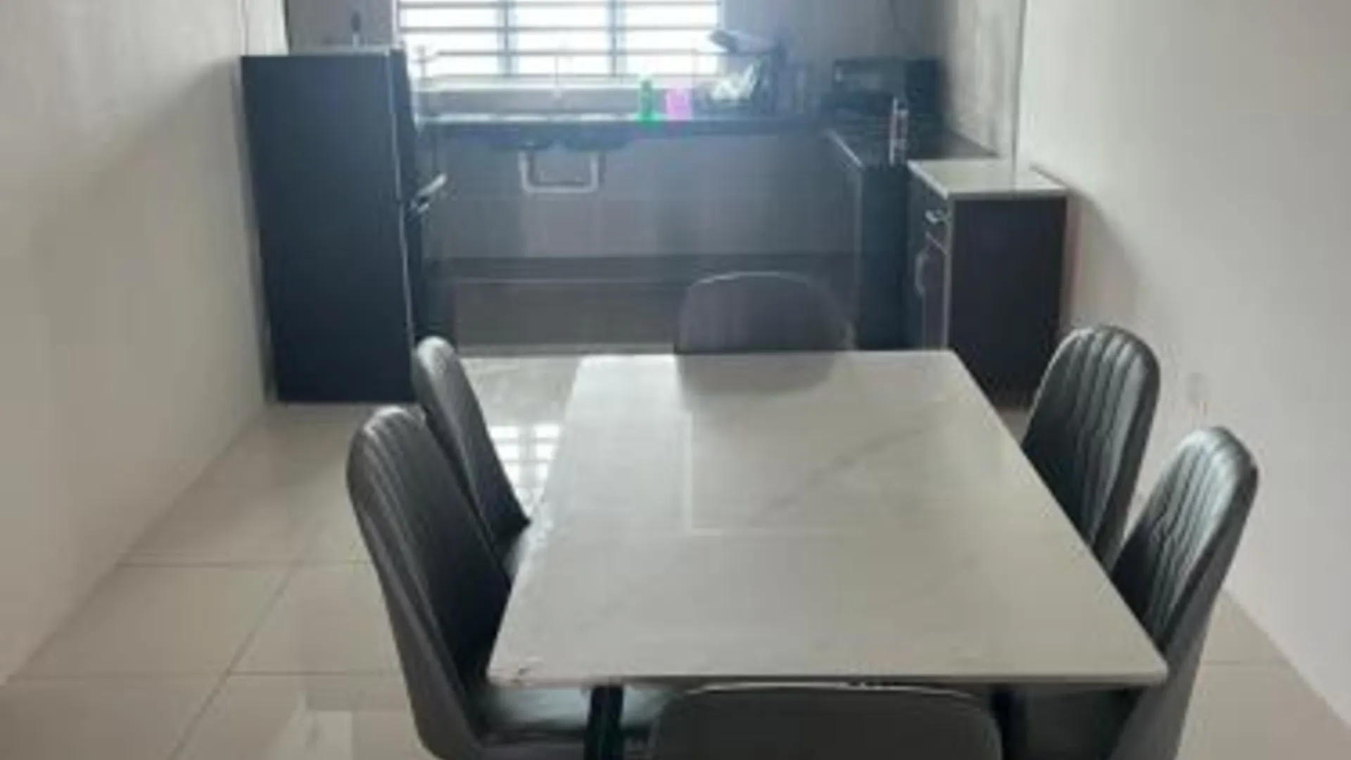 탄종 말림 (페락) 탄종 말림의  (m², 침실 4개, 프라이빗 욕실 4개) 3성급 게스트하우스 레스토랑