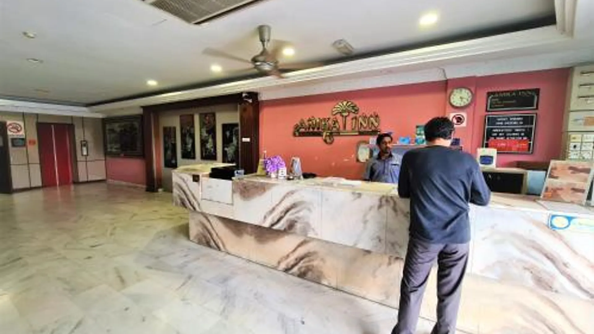 크루앙 아니카 인 2성급 호텔 수영장