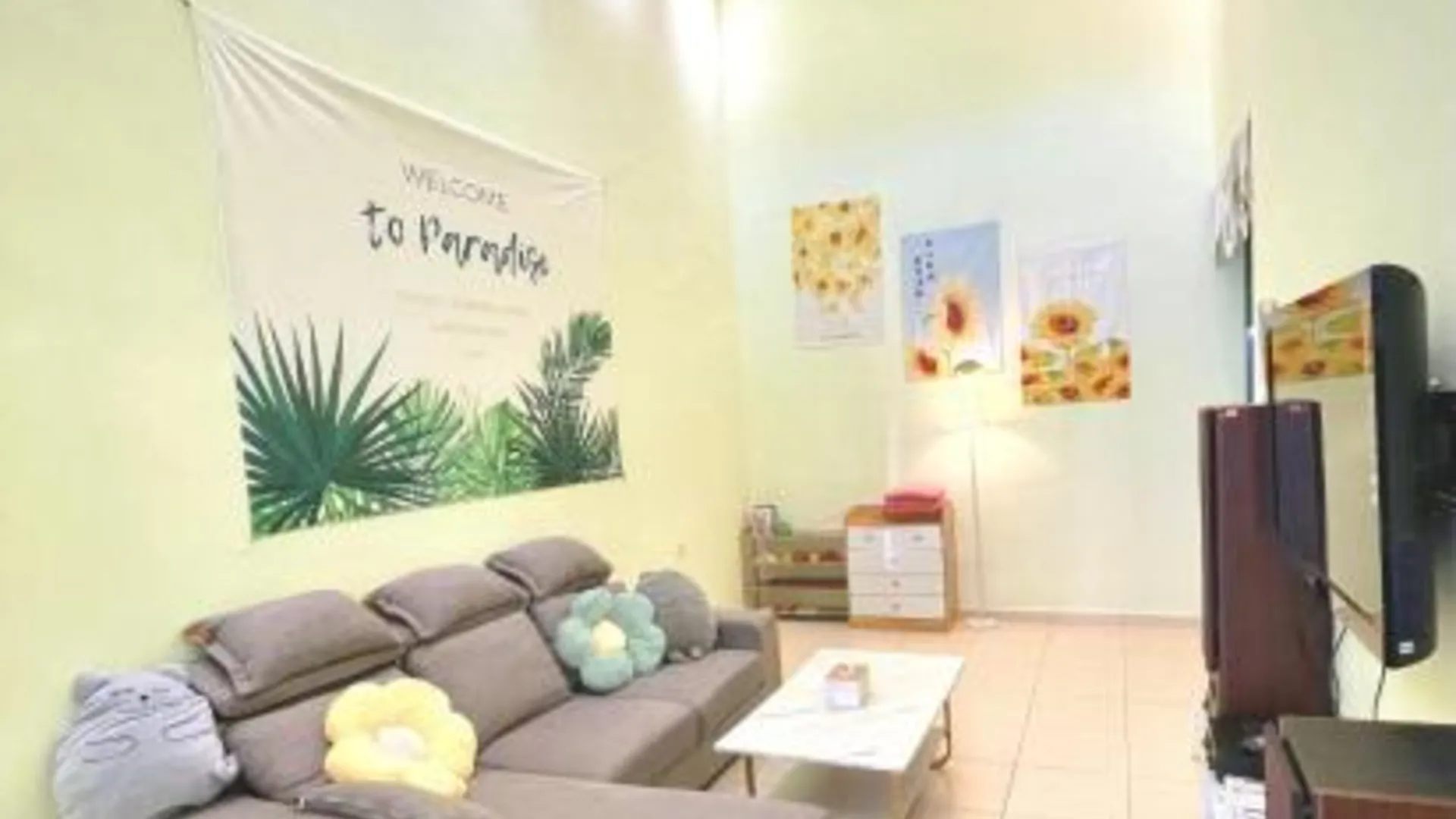 메르싱 반다르 머싱의 프라이빗 하우스 (100m², 침실 3개, 프라이빗 욕실 2개) 4성급 게스트하우스 스위트룸