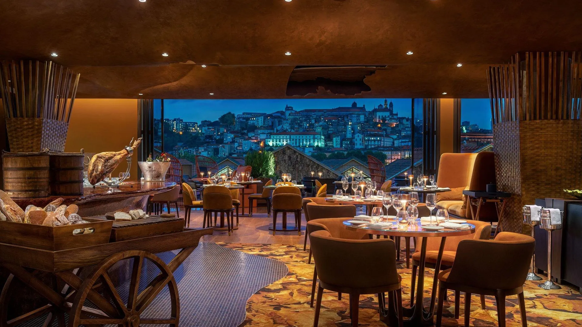 빌라 노바 드 가이아 포르테 드 가이아, 오토그래프 컬렉션 5성급 호텔 로비