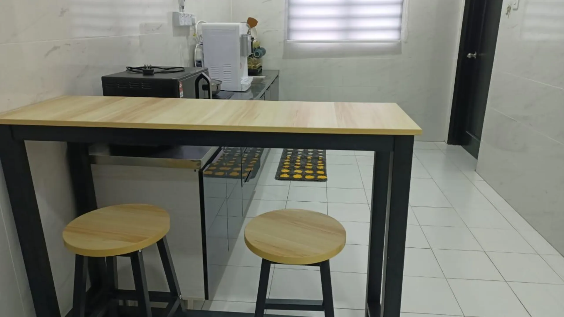 추카이 캄풍 부킷 쿠앙의 아파트먼트 (m², 침실 3개, 프라이빗 욕실 2개) 3성급 싱글룸 레스토랑