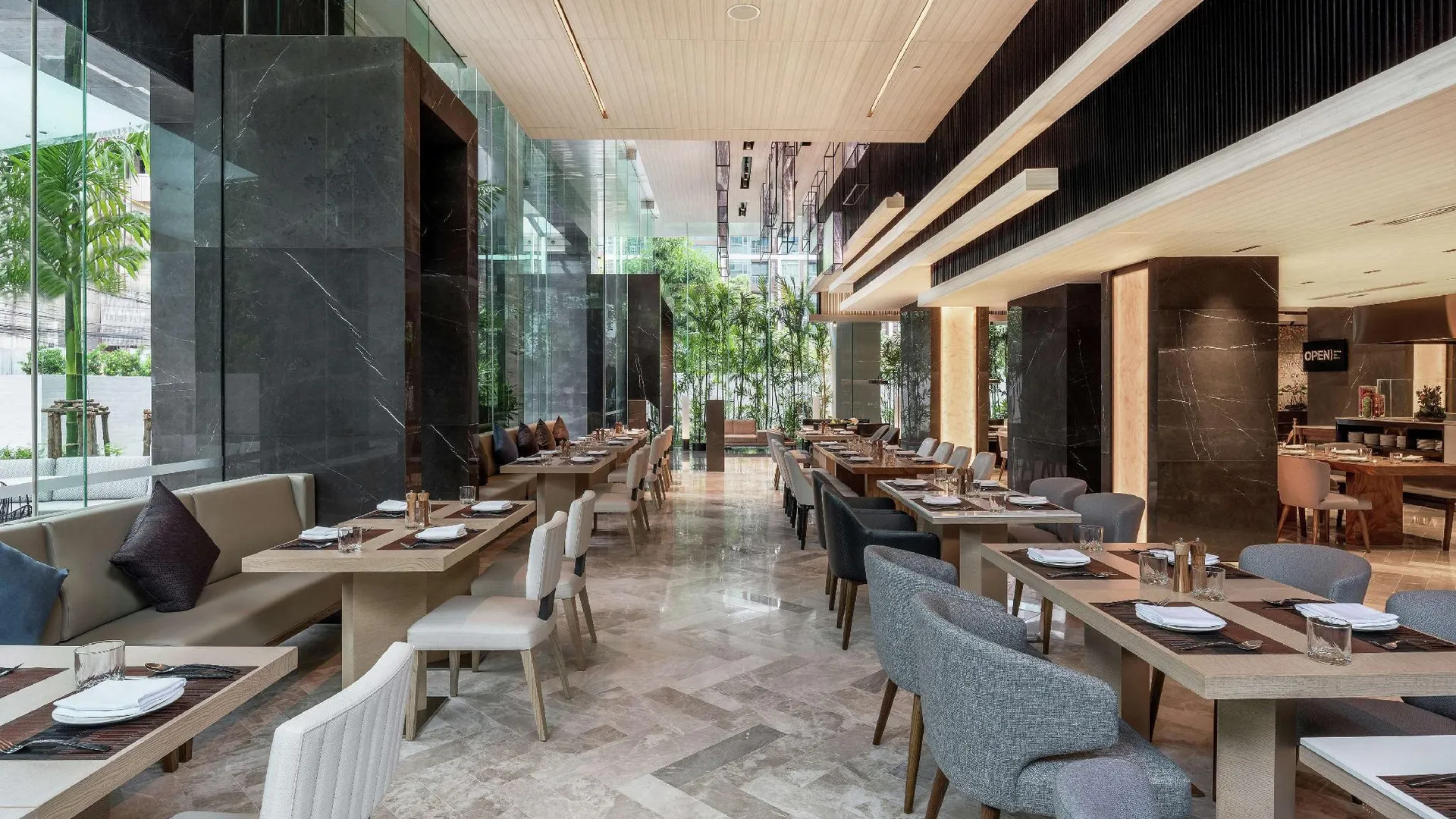 방콕 더블트리 바이 힐튼 방콕 플런칫 4성급 호텔 로비