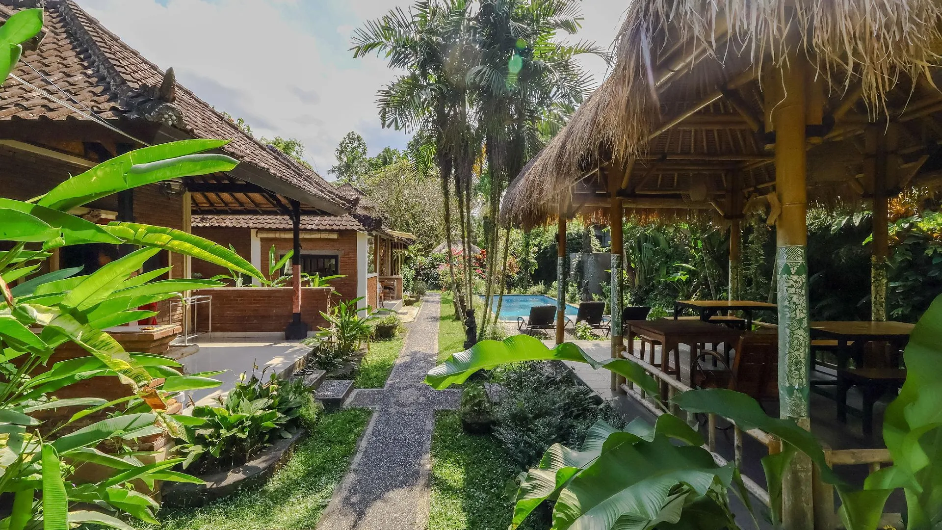 발리 리투하유 코티지 가든 5성급 호텔 로비