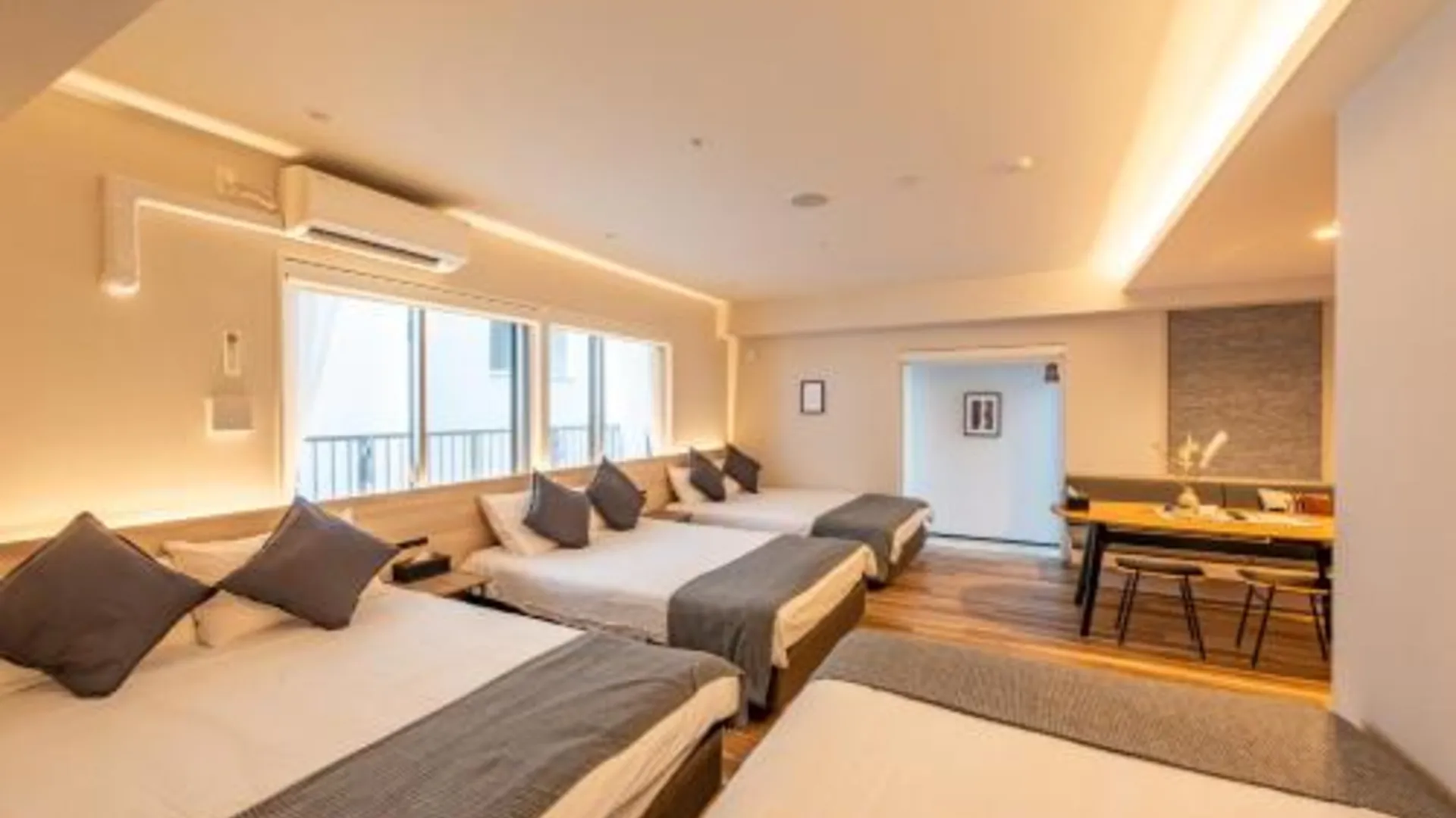 오사카 컴포츠+81 신사이바시 5성급 호텔 스위트룸