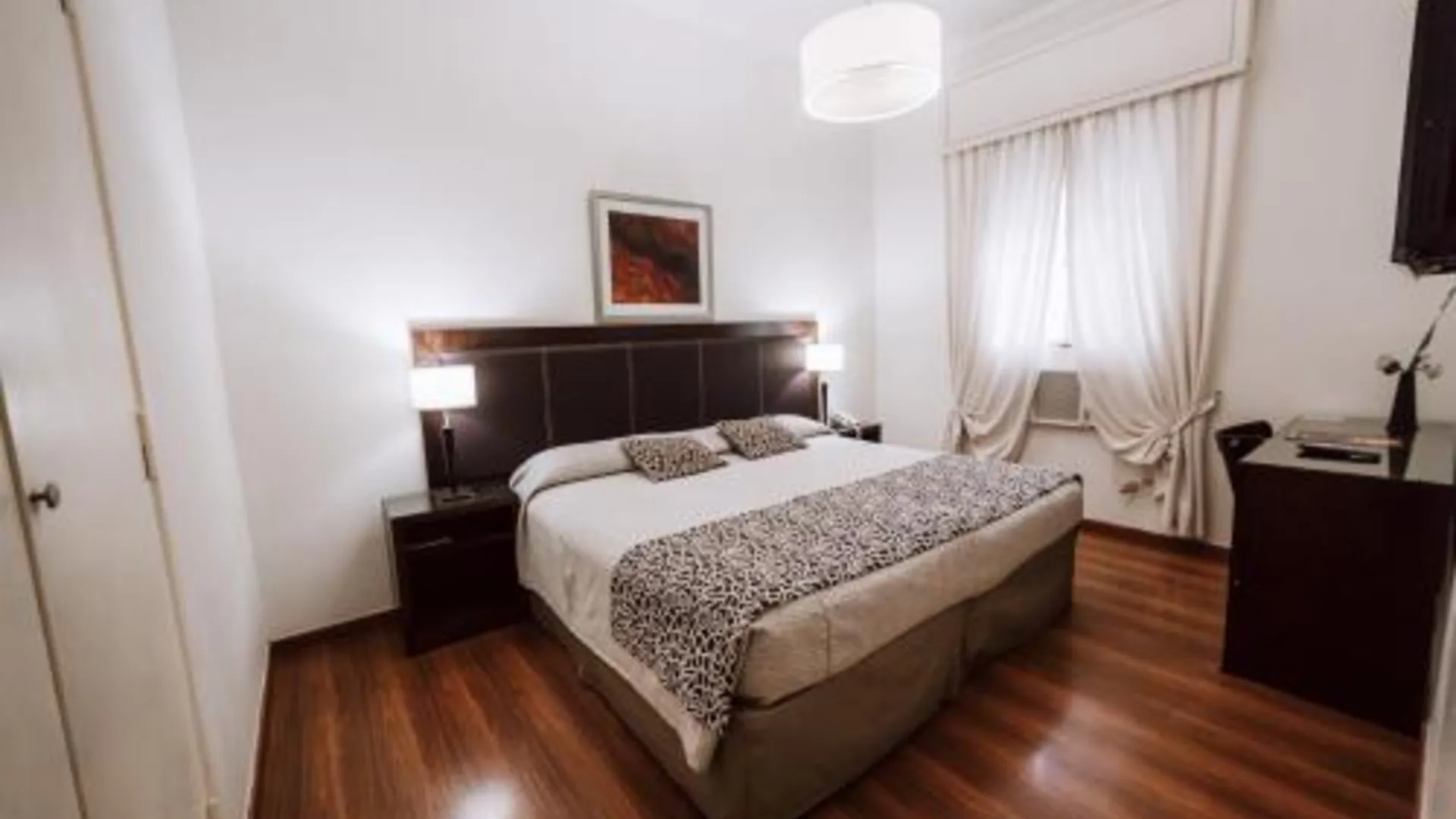 투쿠만 Hotel Carlos V 3성급 호텔 스위트룸