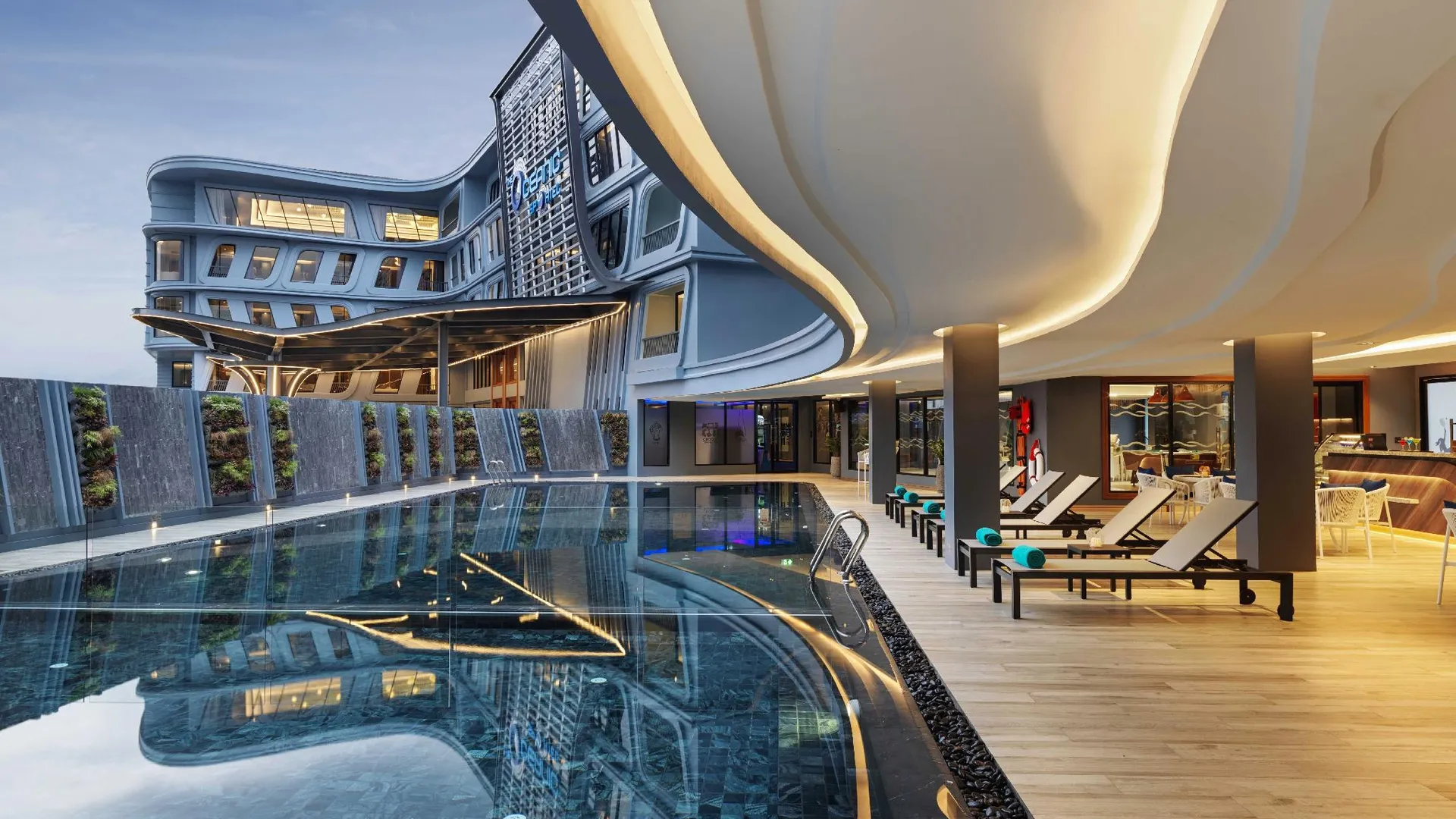 푸켓 디 오셔닉 스포텔 5성급 호텔 로비