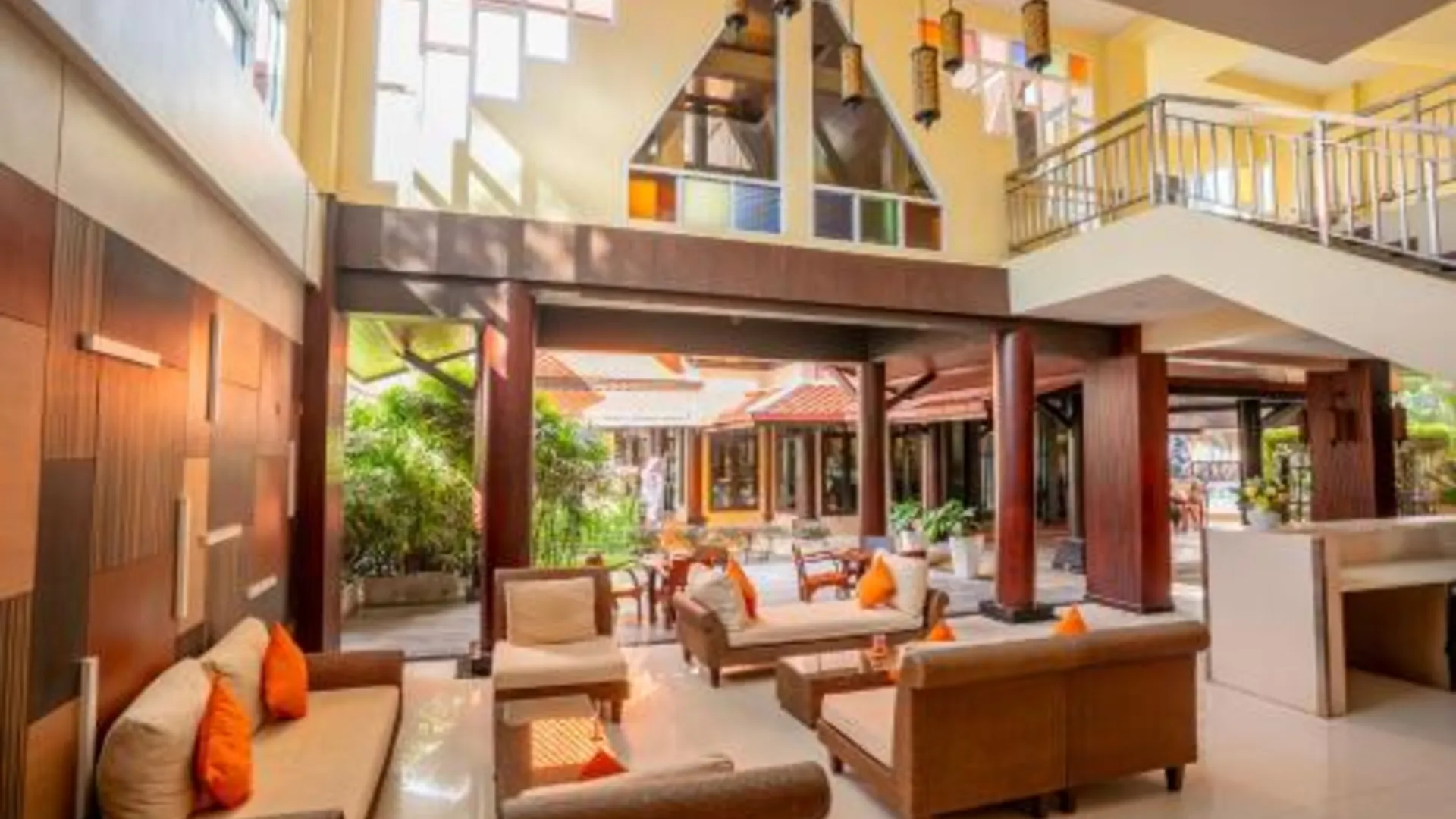 푸켓 니파 리조트 4성급 호텔 외관