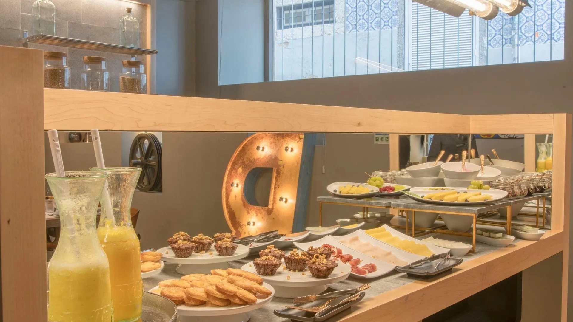 리스본 로 컬쳐 아트 & 로프트 바이후 알투 5성급 호텔 외관