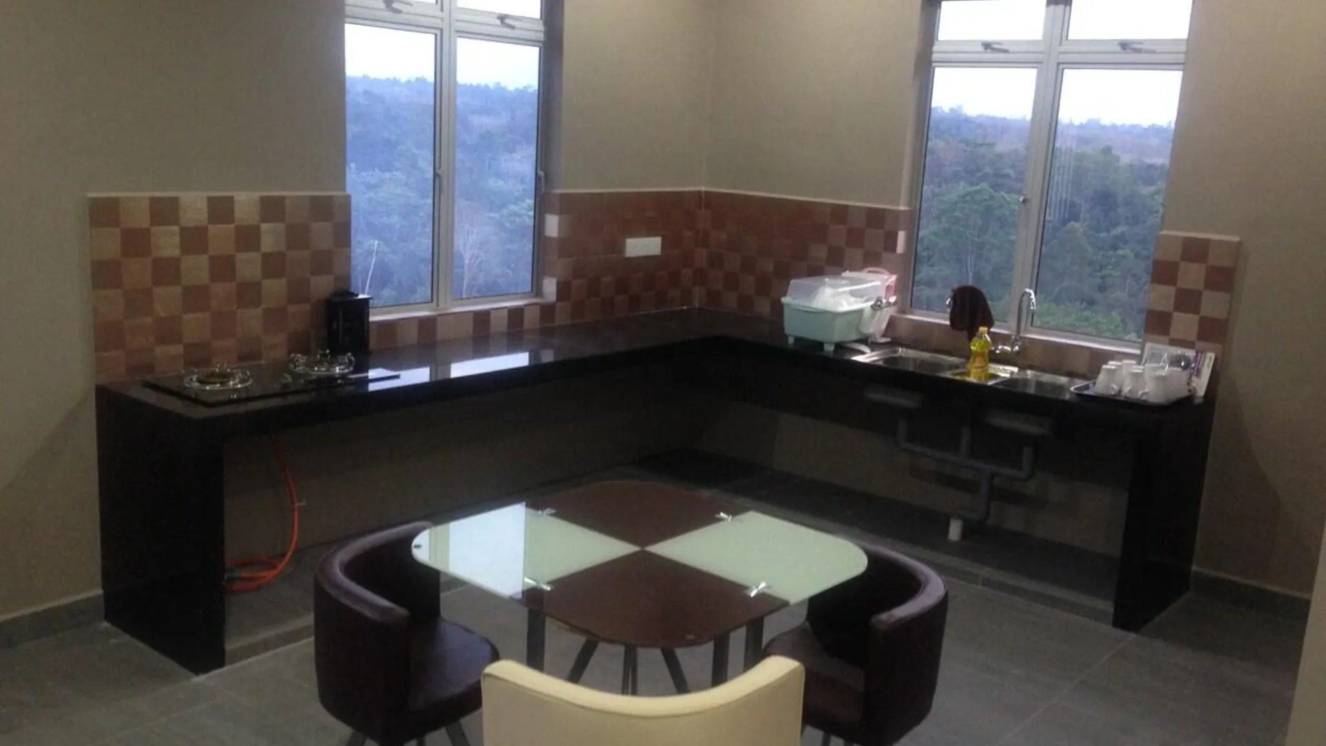 쿠알라 리피스 쿠알라 리피스 타운센터의 프라이빗 하우스 (1500m², 침실 3개, 프라이빗 욕실 3개) 3성급 싱글룸 외관