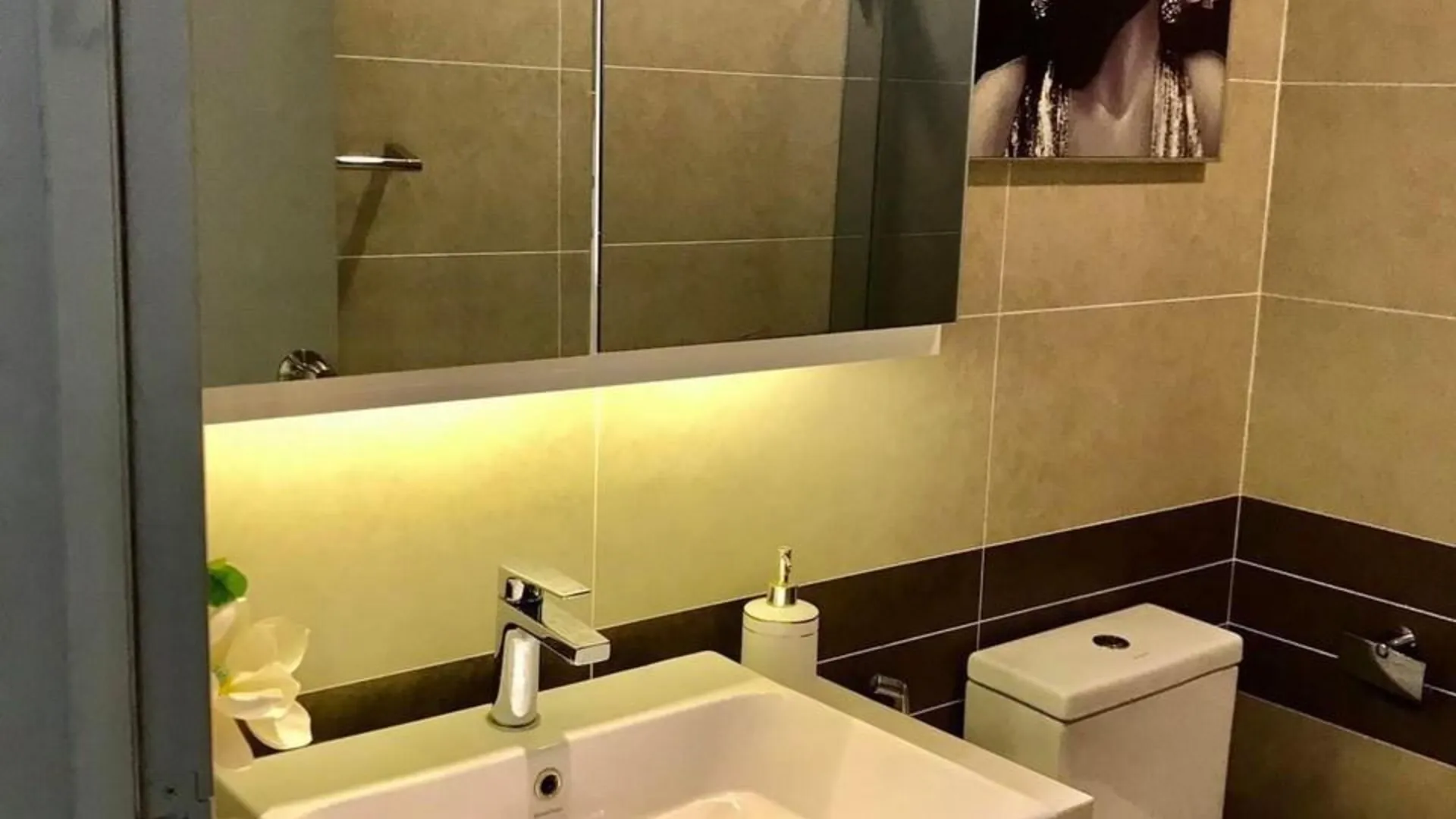 호치민 4군의 아파트먼트 (95m², 침실 3개, 프라이빗 욕실 2개) 3성급 싱글룸 스위트룸