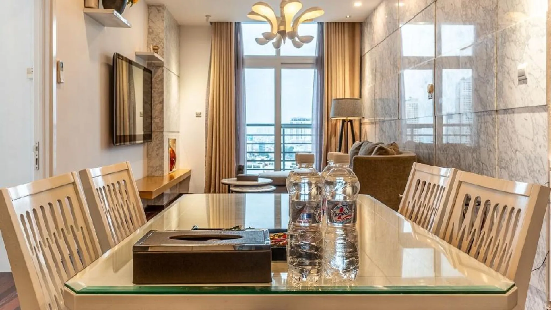 호치민 1군의 프라이빗 하우스 (80m², 침실 2개, 프라이빗 욕실 1개) 4성급 싱글룸 로비