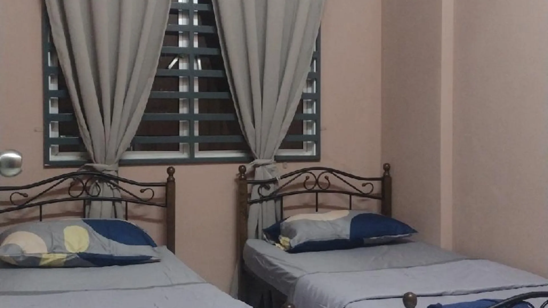 쿠안탄 테루크 쳄페타크의 아파트먼트 (m², 침실 3개, 프라이빗 욕실 2개) 3성급 싱글룸 스위트룸