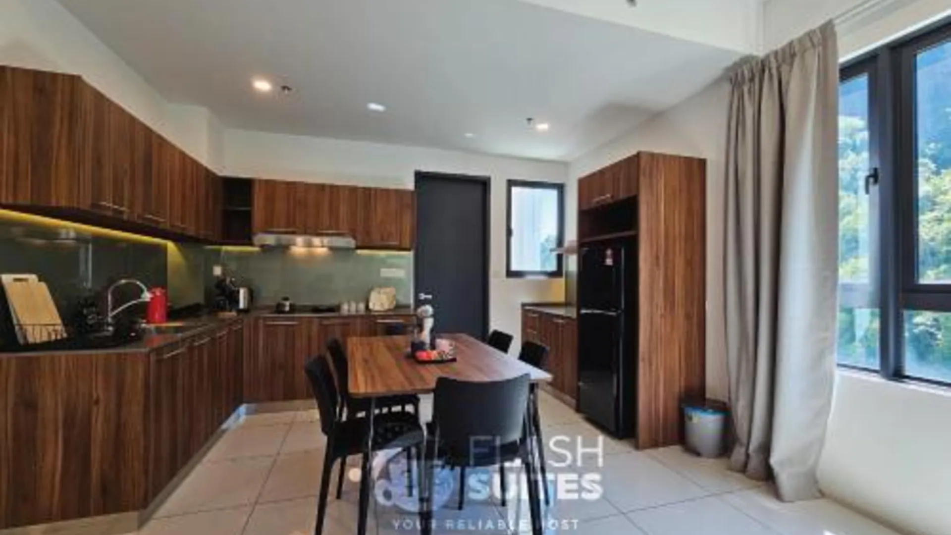 이포 온센 프리미엄 스위트 앳 탐분 이포 5성급 게스트하우스 레스토랑