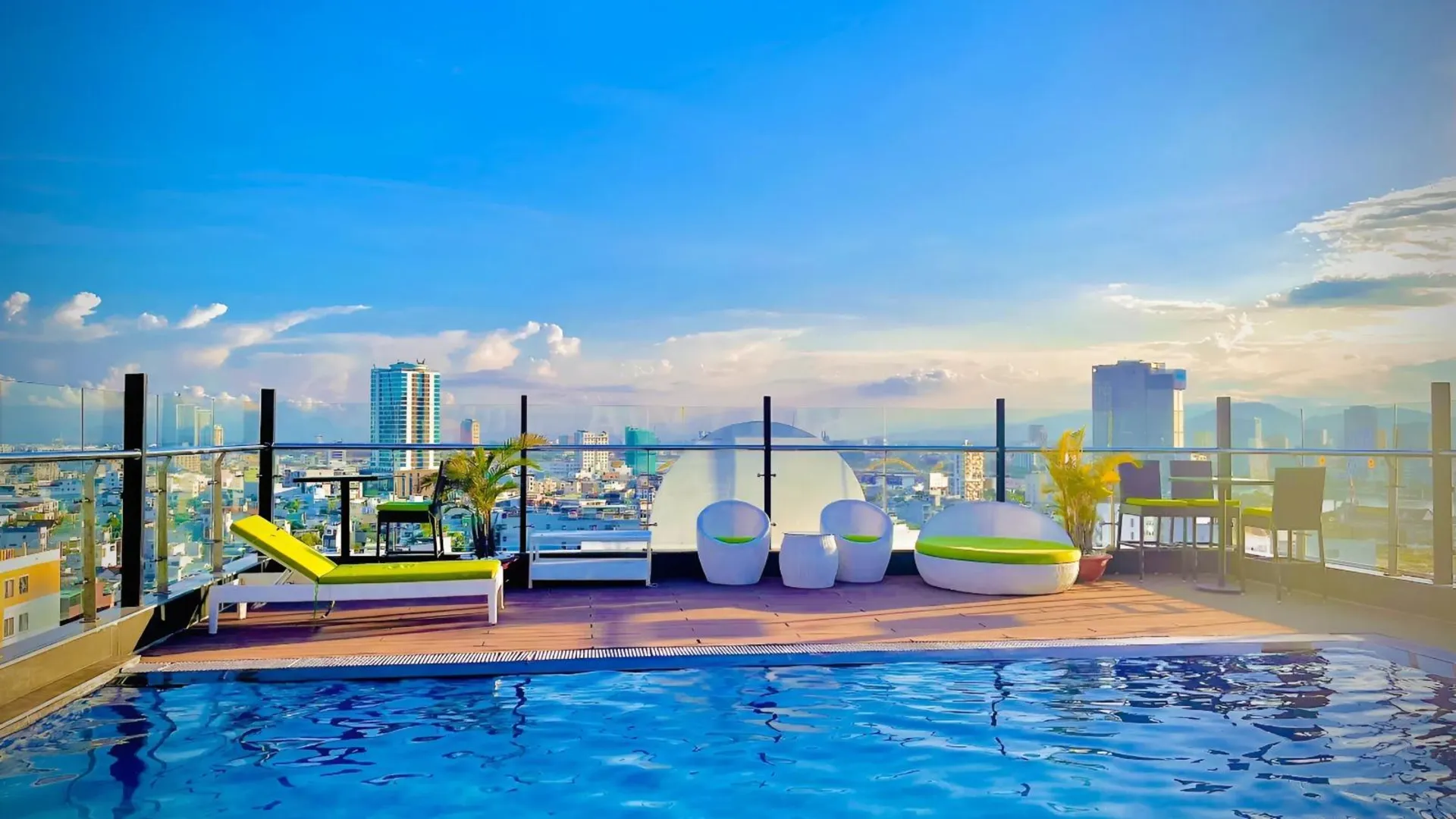 다낭 롤리바 호텔 앤 아파트먼트 다낭 4성급 호텔 로비