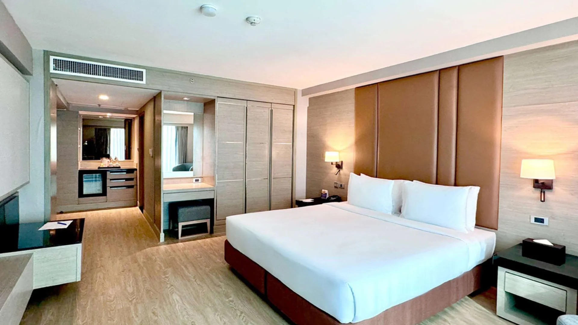 방콕 라마다 수쿰빗 소이 일레븐 4성급 호텔 스위트룸