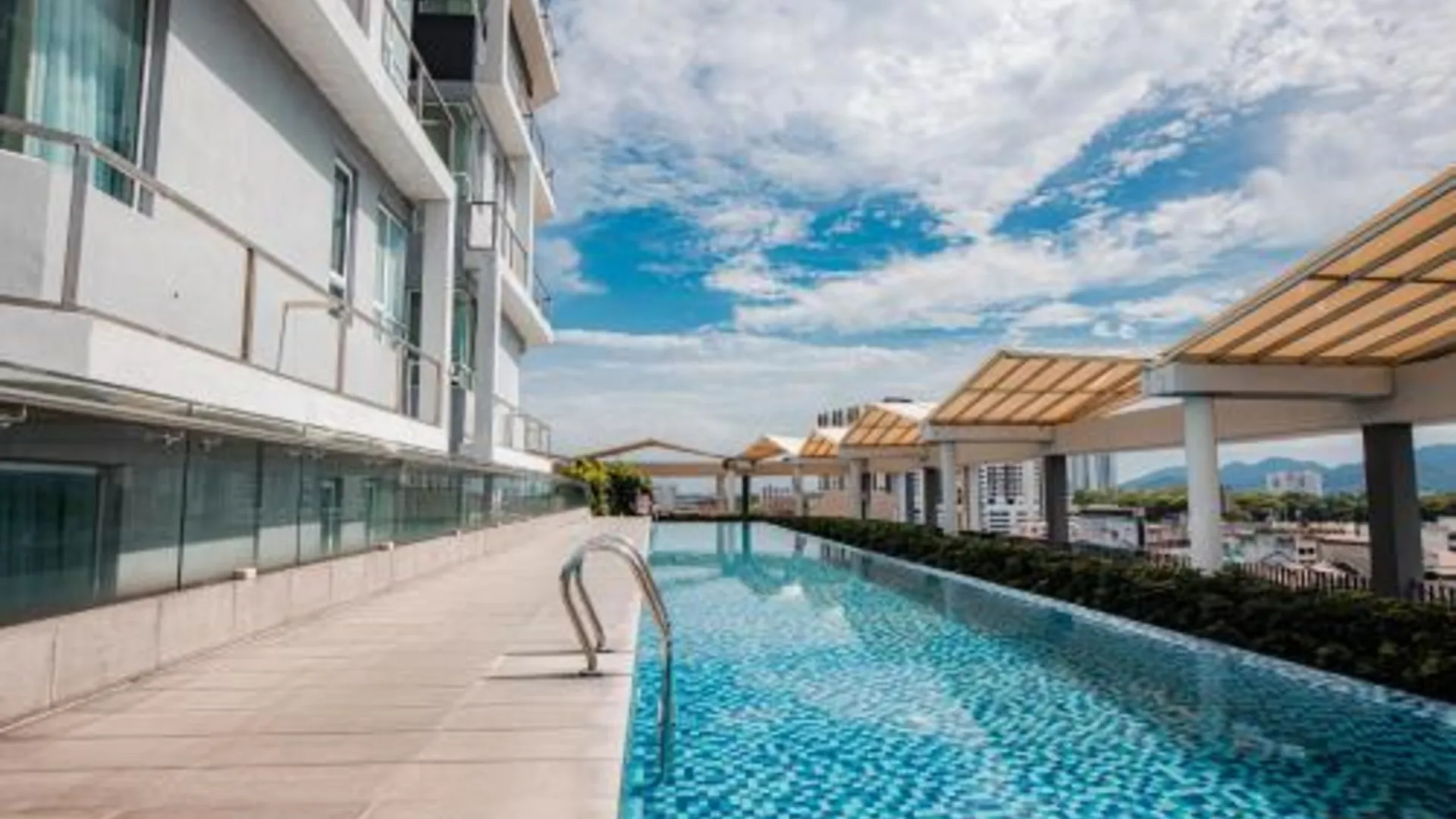 이포 캄풍 자와의 아파트먼트 (1000m², 침실 2개, 프라이빗 욕실 2개) 4성급 게스트하우스 로비