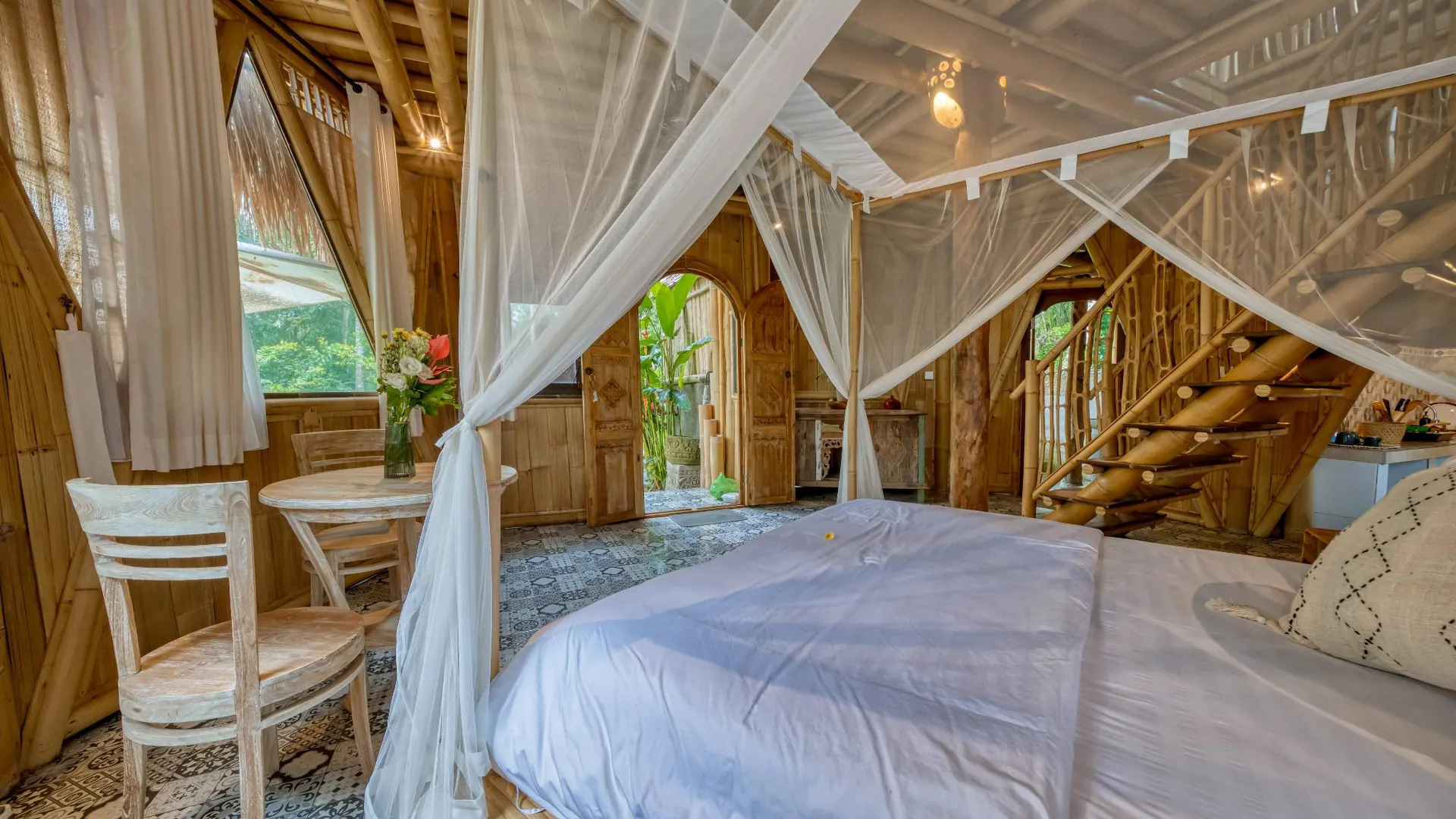 발리 밤부 캐빈 생츄어리 바이 누산타라 호스피탤리티 4성급 호텔 스위트룸