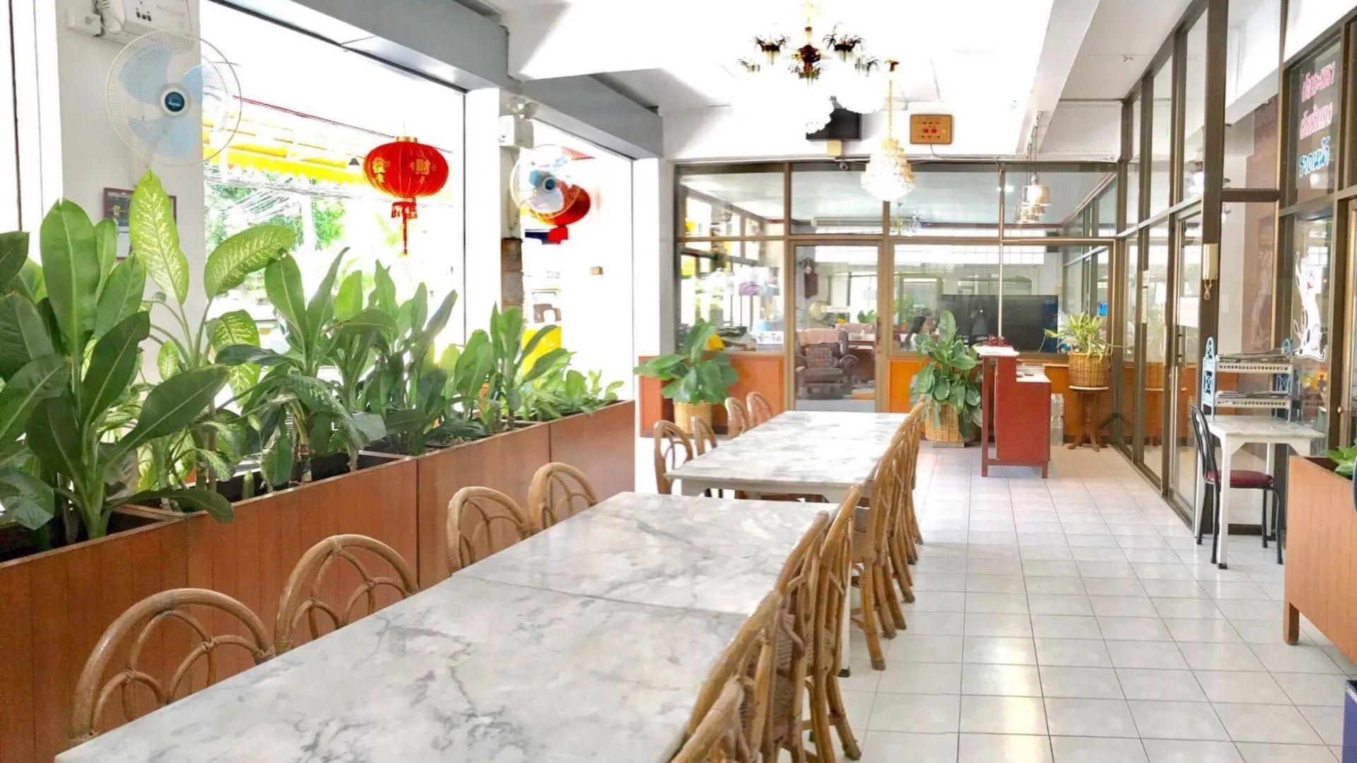 방콕 탓 레지던스 2성급 호텔 외관