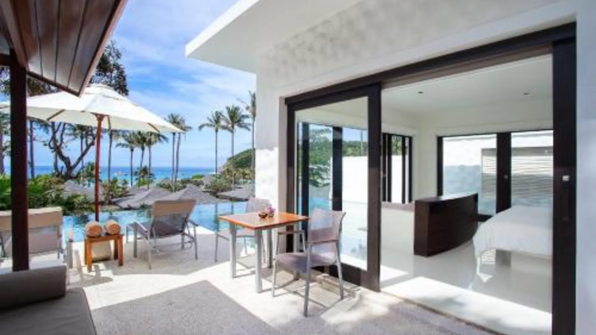 푸켓 더 라차 5성급 호텔 수영장