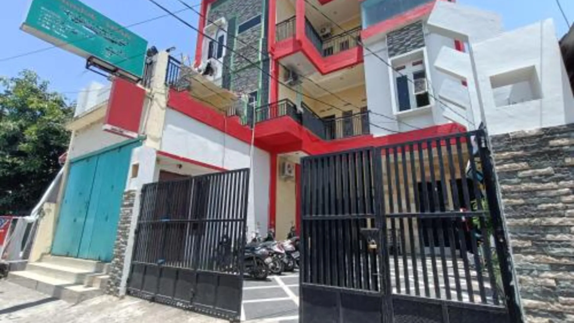 마카사르 RedDoorz Syariah near Rumah Sakit Umum Wisata UIT 2성급 호텔 로비