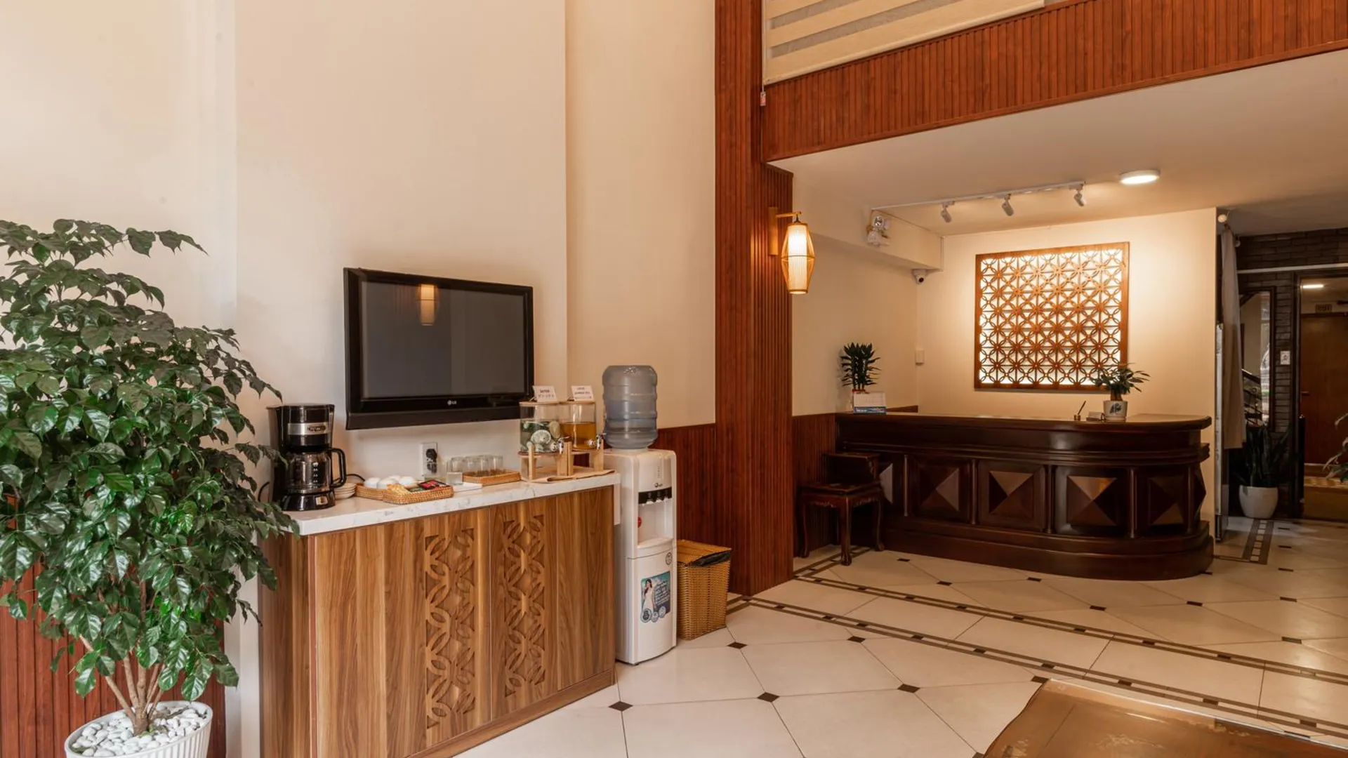 호치민 랜턴 호텔 1성급 호텔 로비