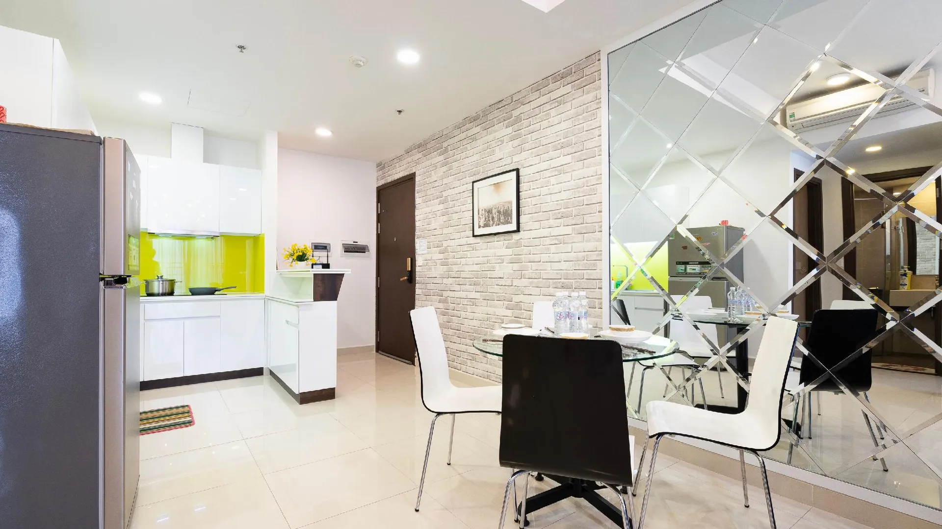 호치민 4군의 아파트먼트 (80m², 침실 2개, 프라이빗 욕실 1개) 4성급 싱글룸 객실