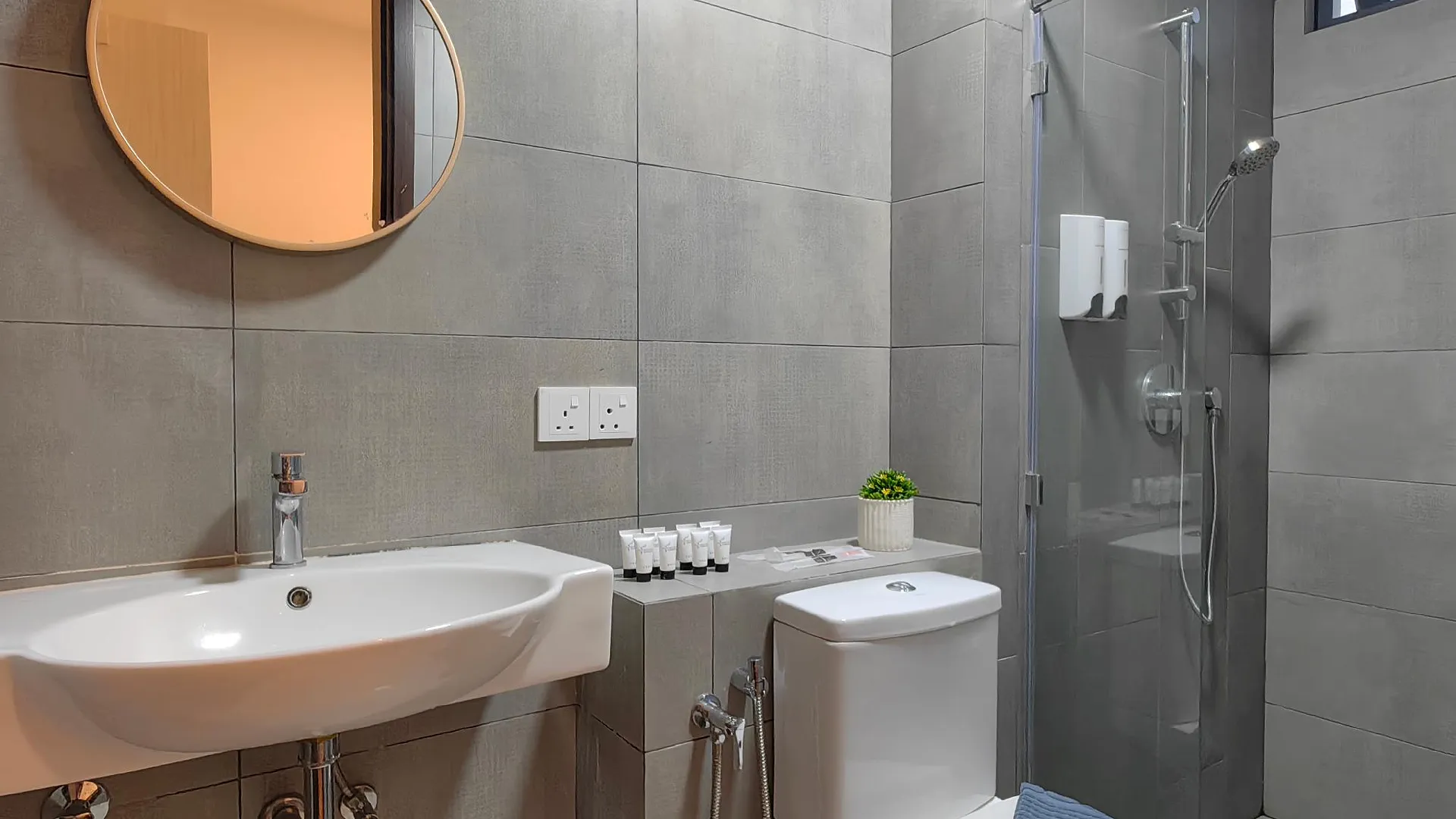 코타키나발루 크파얀의 아파트먼트 (60m², 침실 2개, 프라이빗 욕실 2개) 3성급 싱글룸 레스토랑