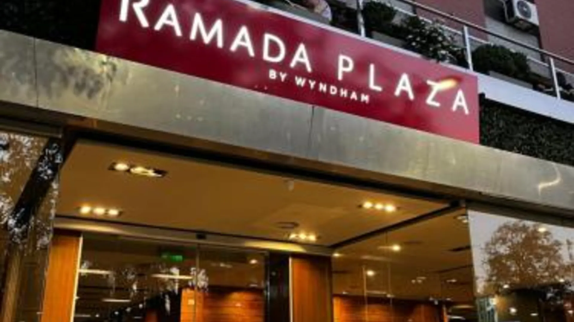 투쿠만 Ramada Plaza by Wyndham Tucuman 3성급 호텔 로비