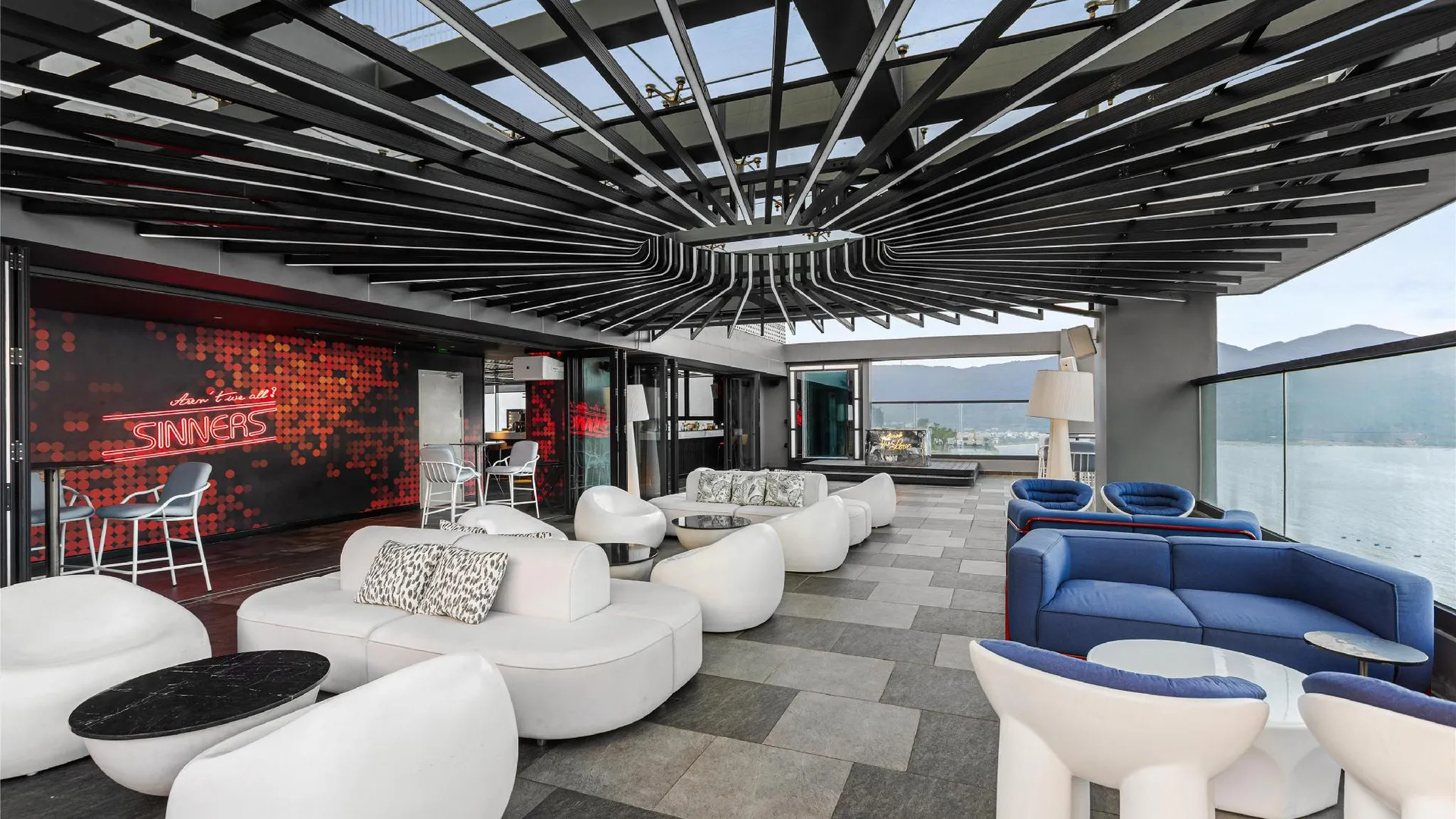 다낭 래디슨 레드 다낭 5성급 호텔 수영장