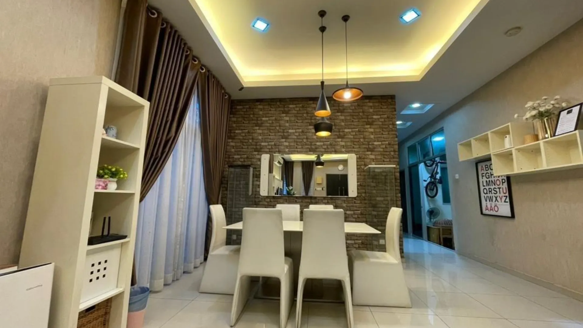 말라카 두리안 퉁갈의 프라이빗 하우스 (m², 침실 3개, 프라이빗 욕실 2개) 3성급 게스트하우스 외관