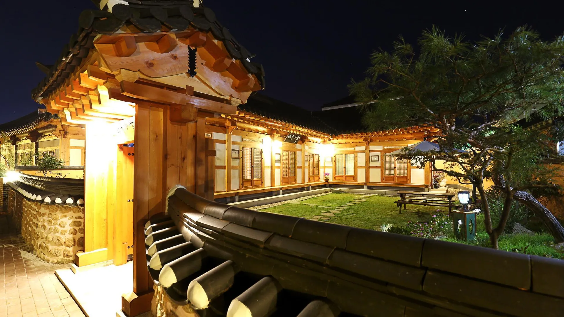 전주 한옥혜윰 3성급 호텔 외관