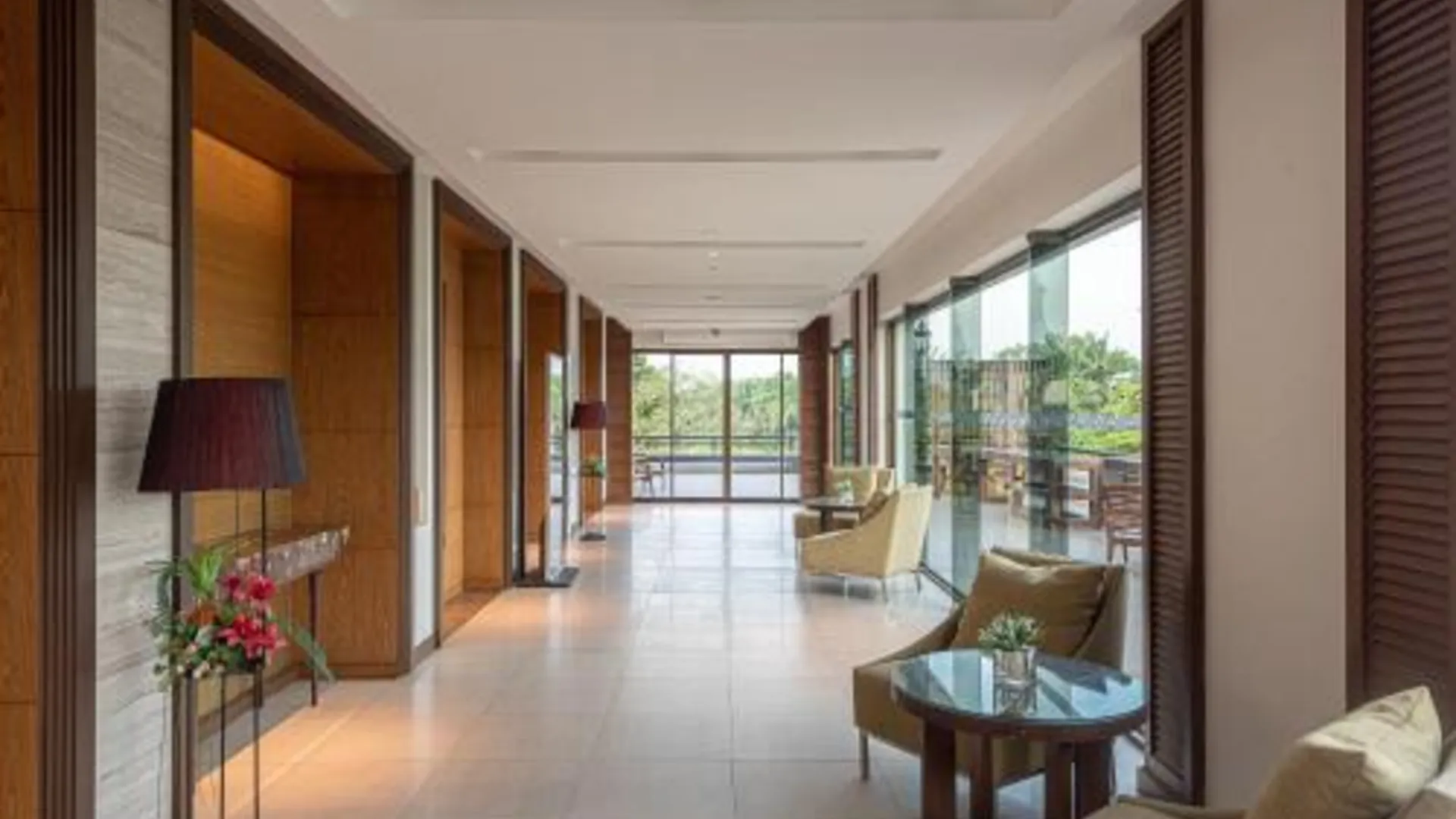 방콕 서밋 윈드밀 골프 스위트 호텔 @수완나품 5성급 호텔 레스토랑