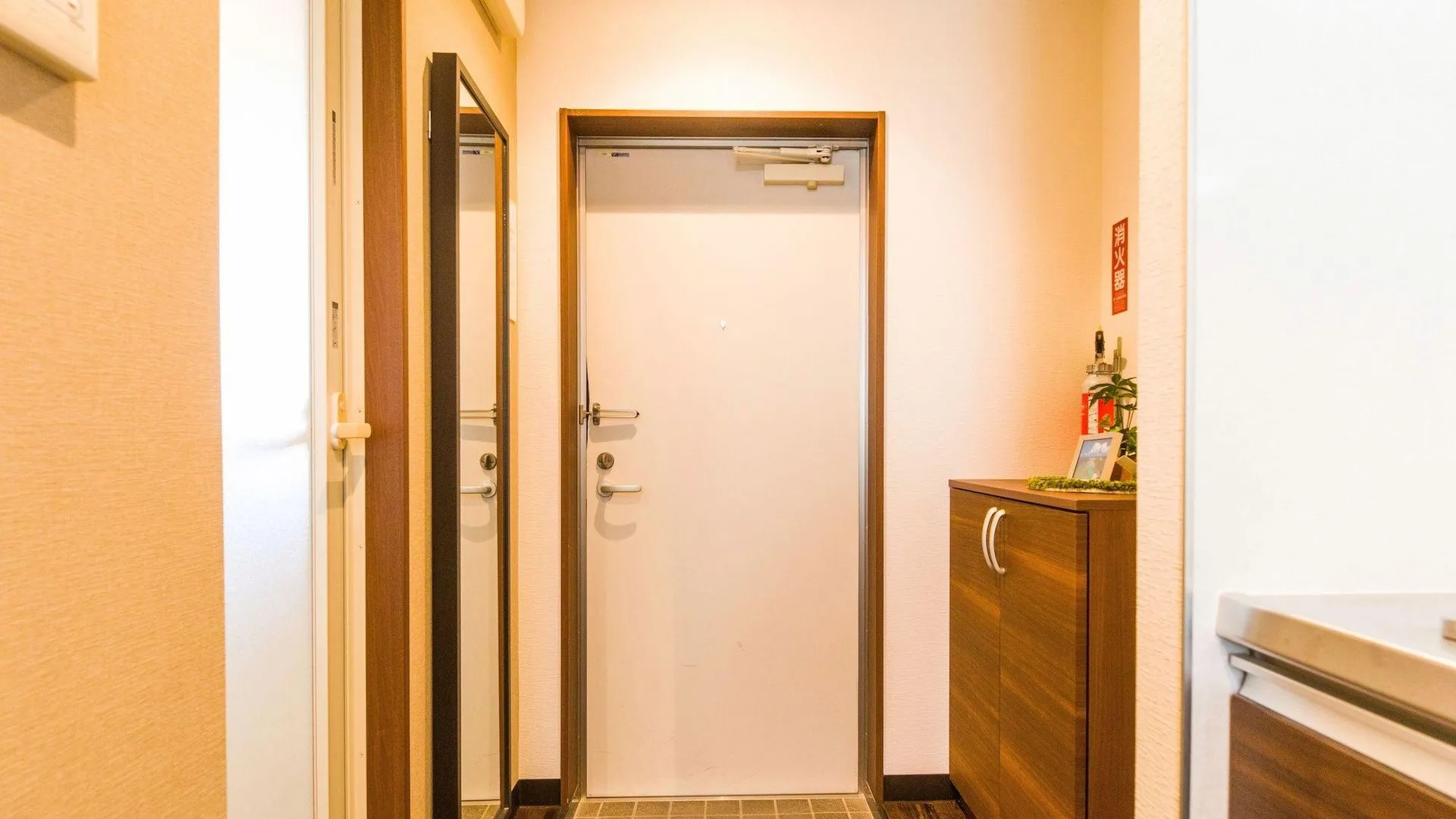 오키나와 본섬 미스터 긴조 바이올렛 2성급 호텔 외관