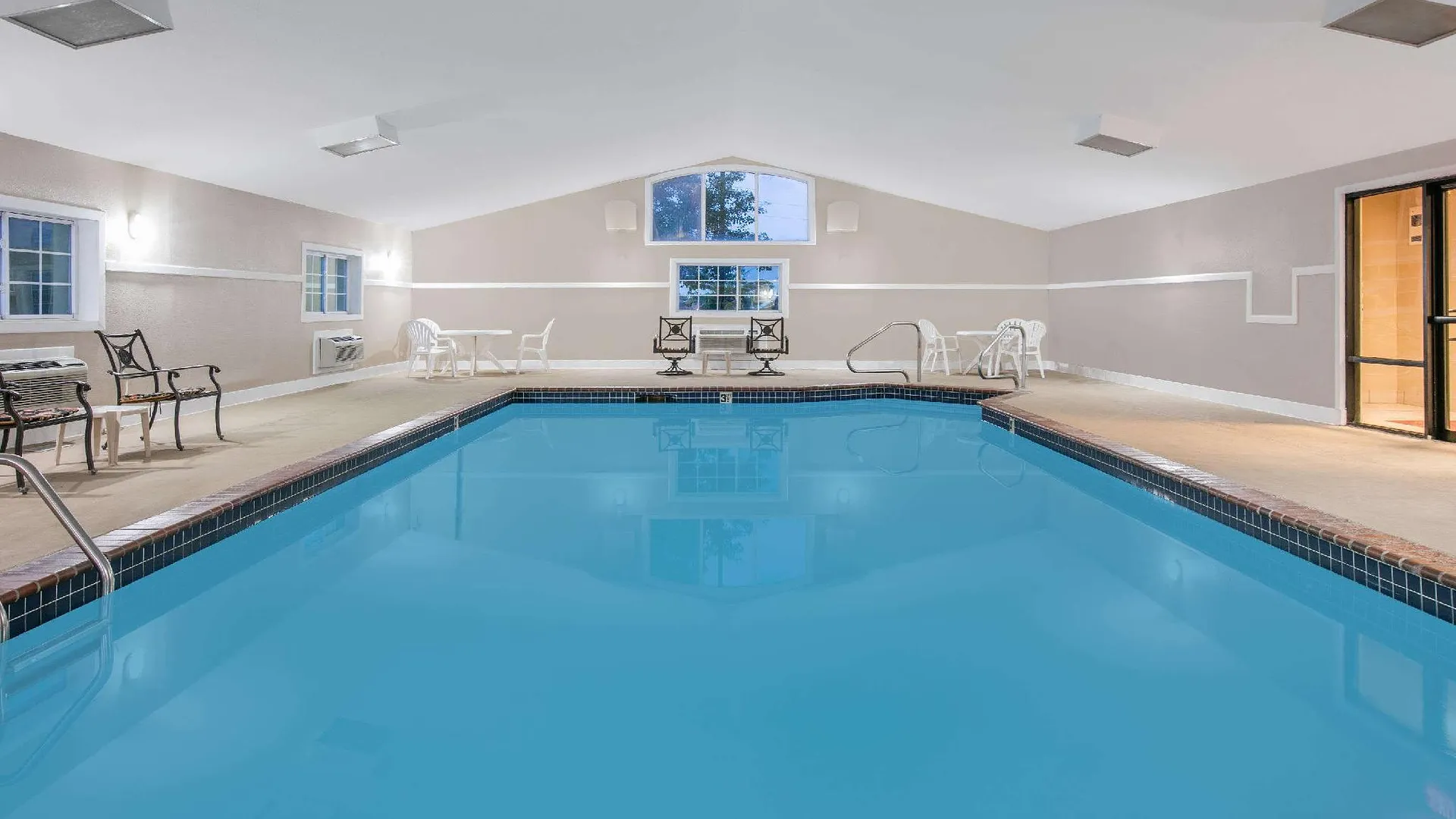 로턴 (OK) Quality Inn Lawton near Fort Sill 2성급 호텔 수영장