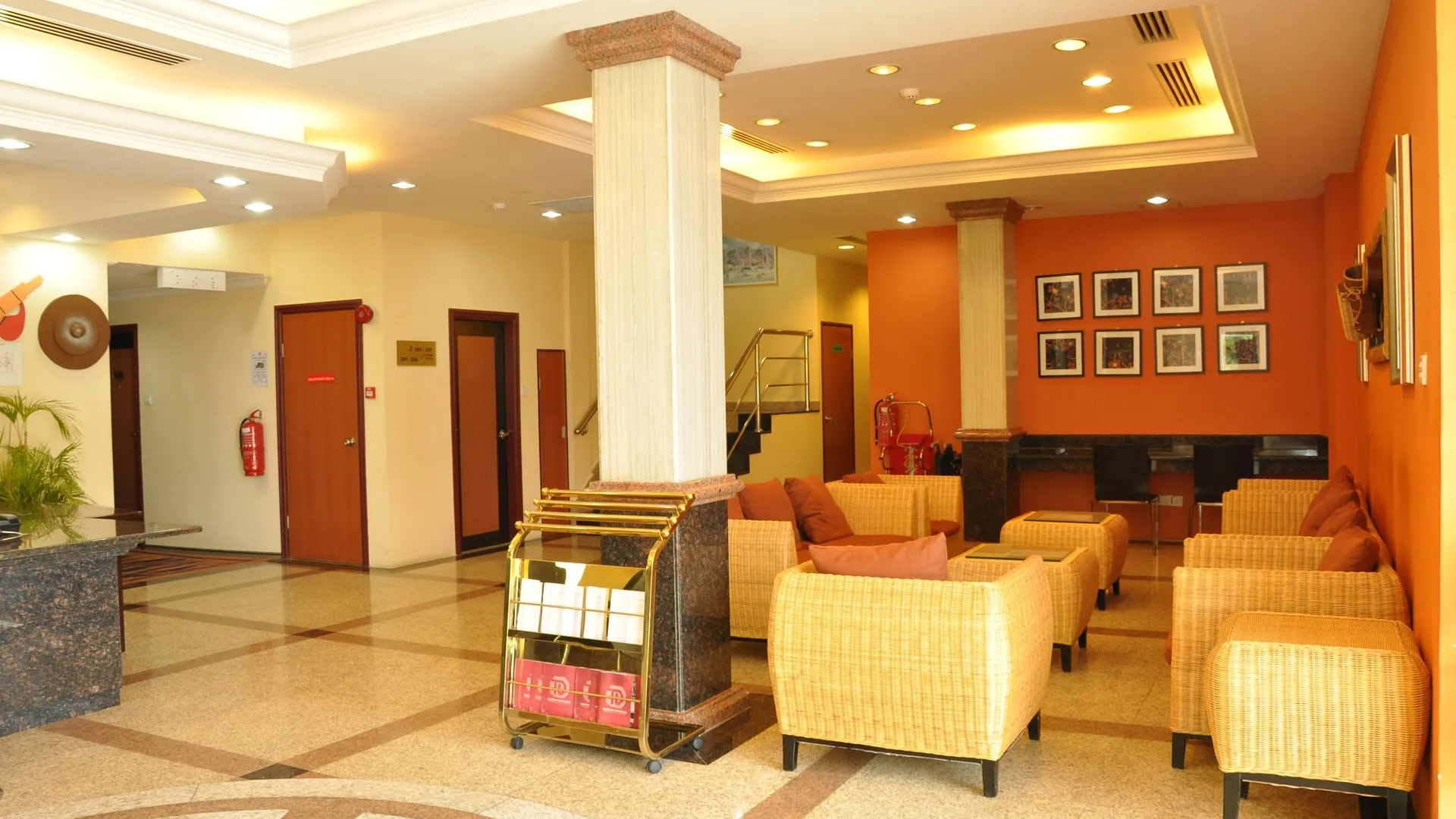 코타키나발루 탕 다이너스티 로지 투아란 2성급 호텔 로비