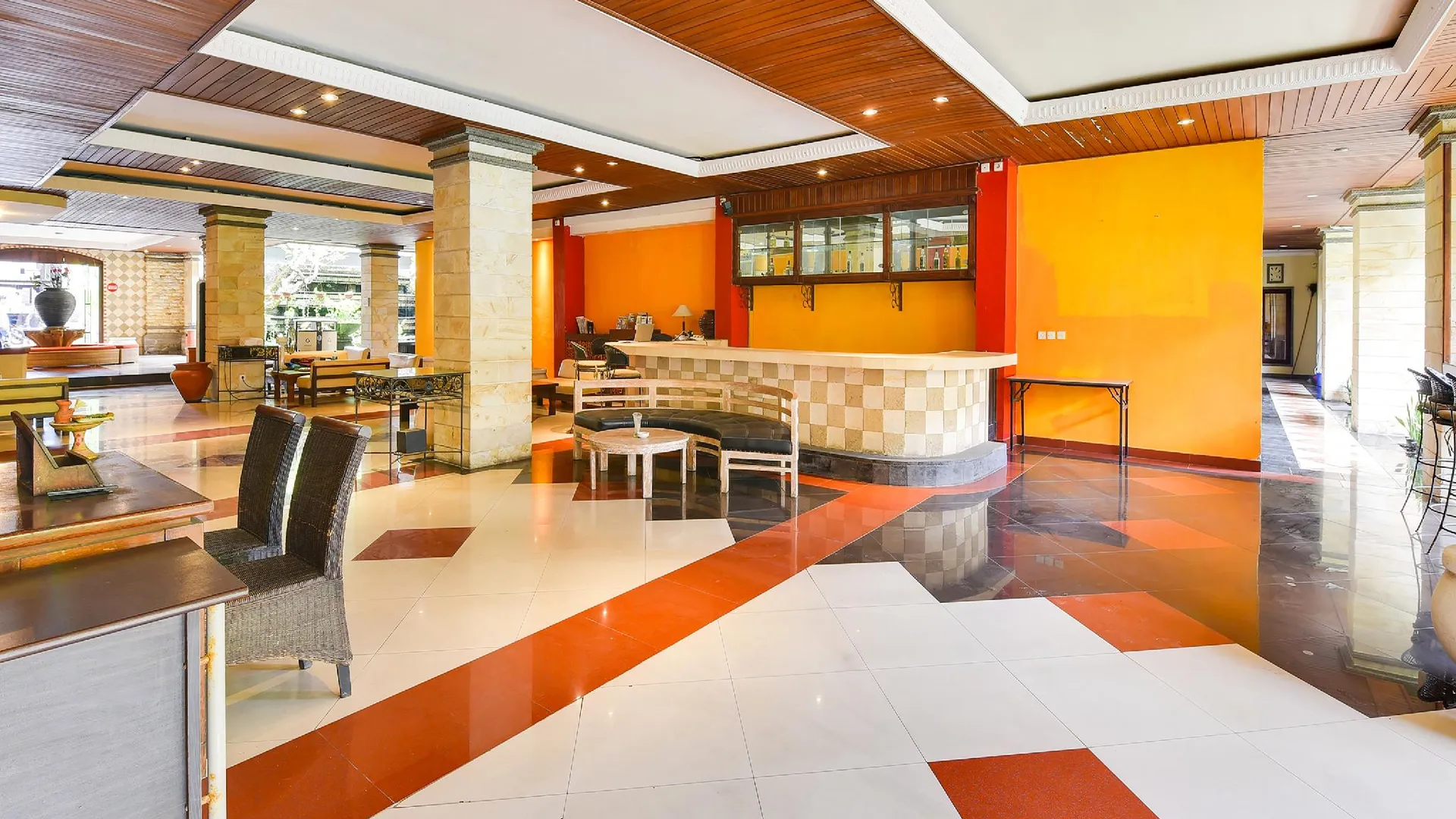 발리 슈퍼 OYO 타운하우스 오크 맥시 호텔 레기안 2성급 호텔 외관