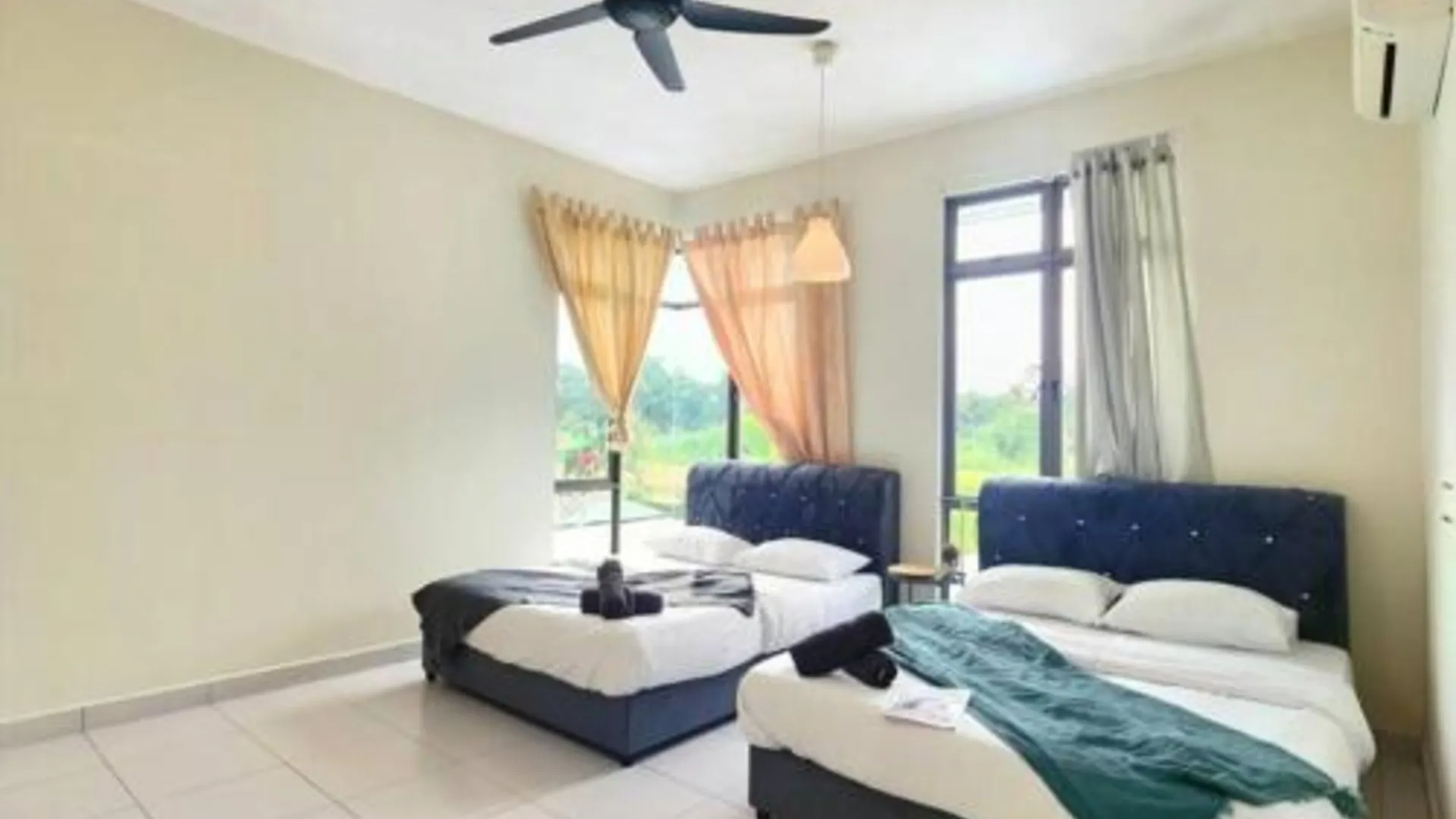 조호바루 / 조호르바루 스쿠다이의 프라이빗 하우스 (350m², 침실 4개, 프라이빗 욕실 5개) 4성급 게스트하우스 스위트룸