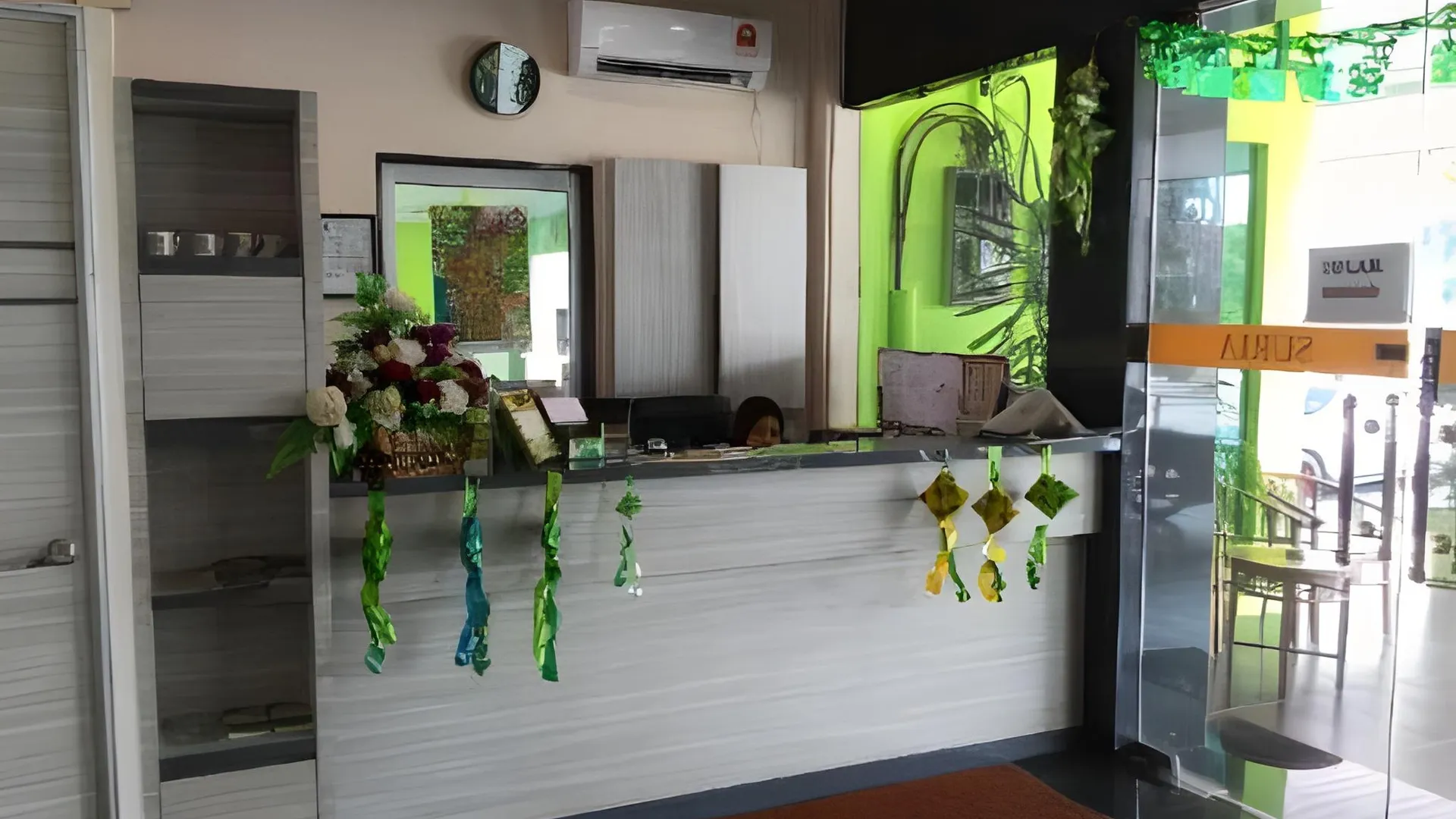 라하트 JQ Suria Lahat 3성급 호텔 외관